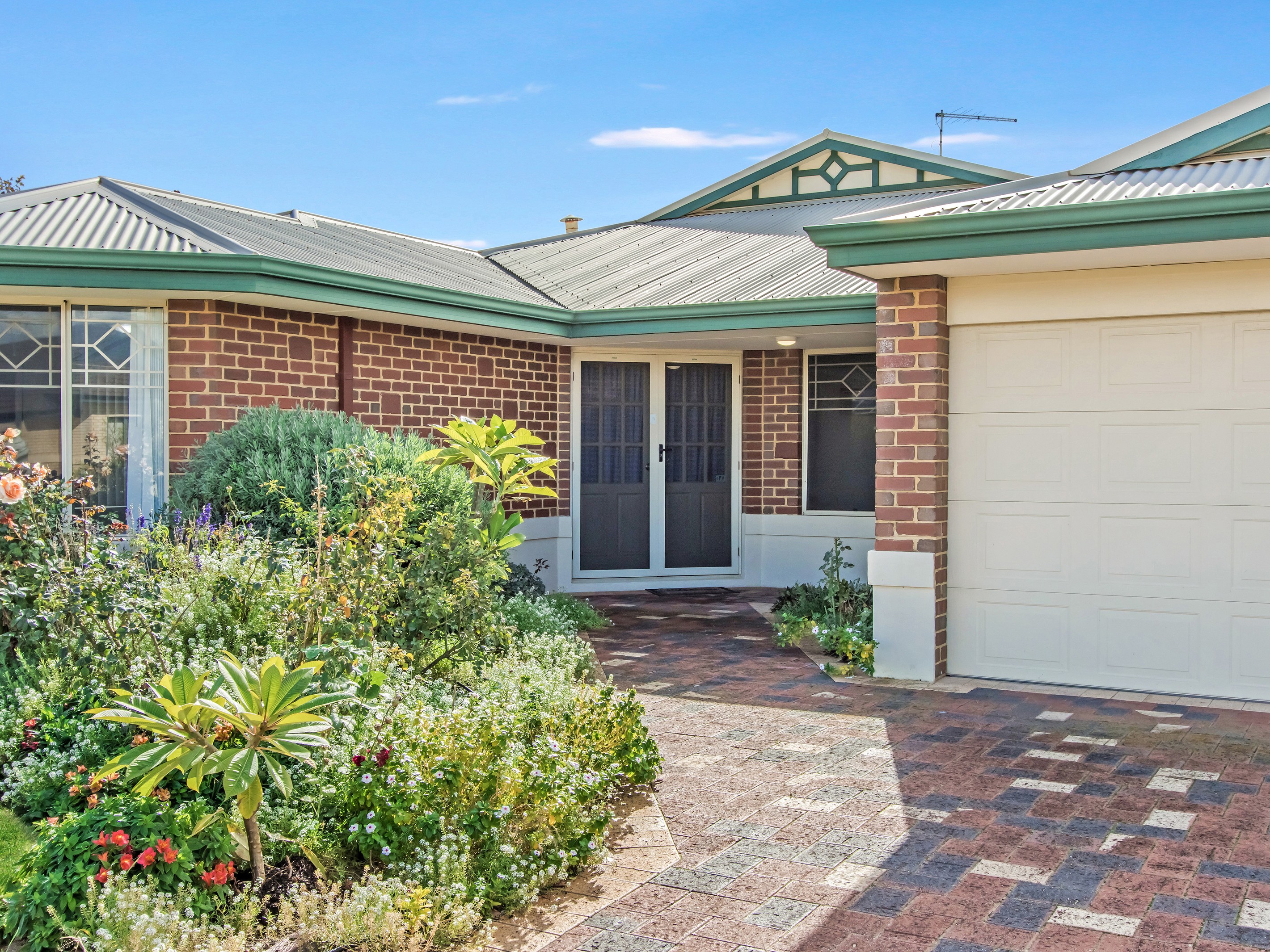 33 Boyle Avenue, Rockingham, WA 6168