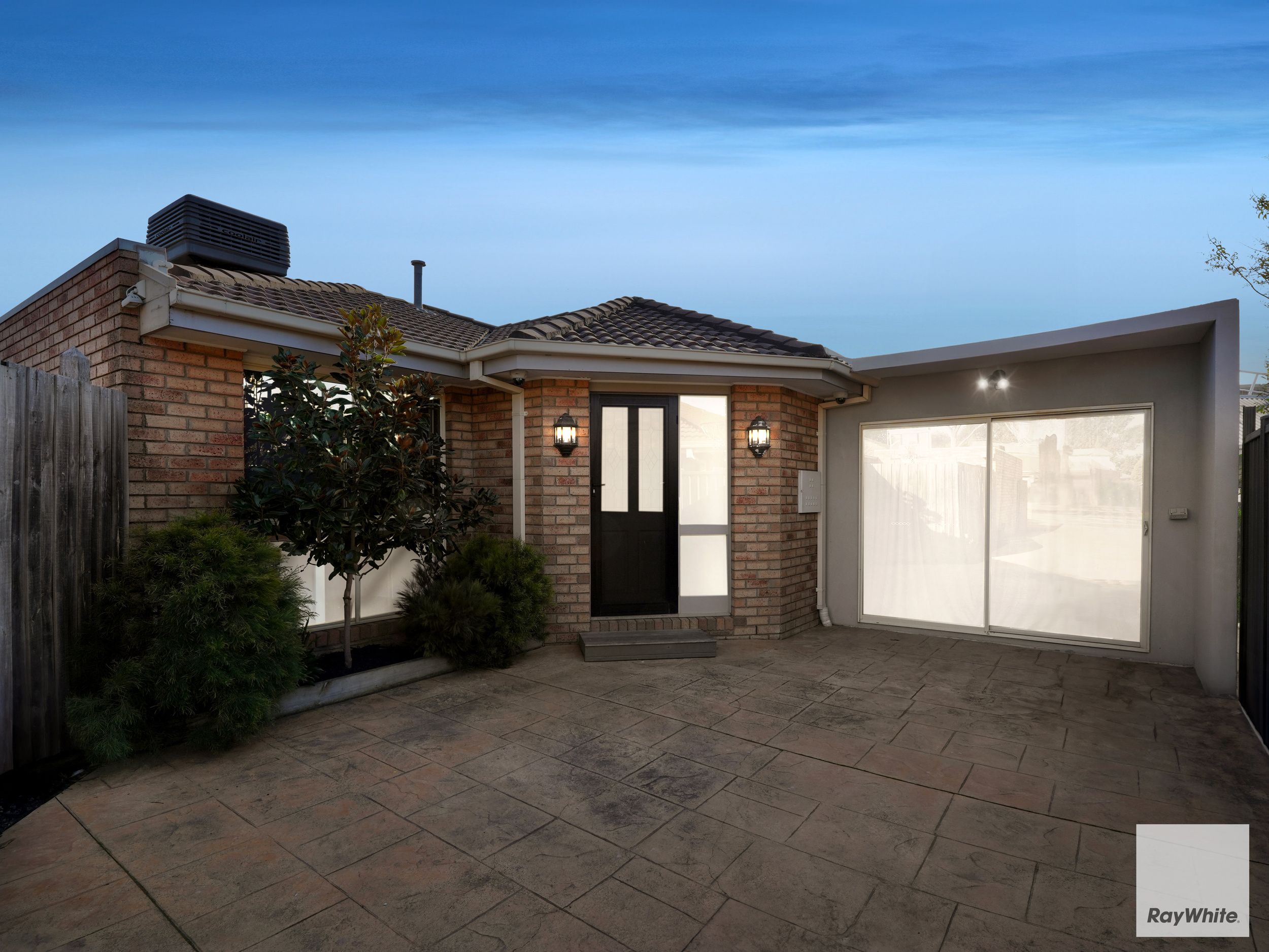 39 Manchester Drive, Sydenham VIC 3037
