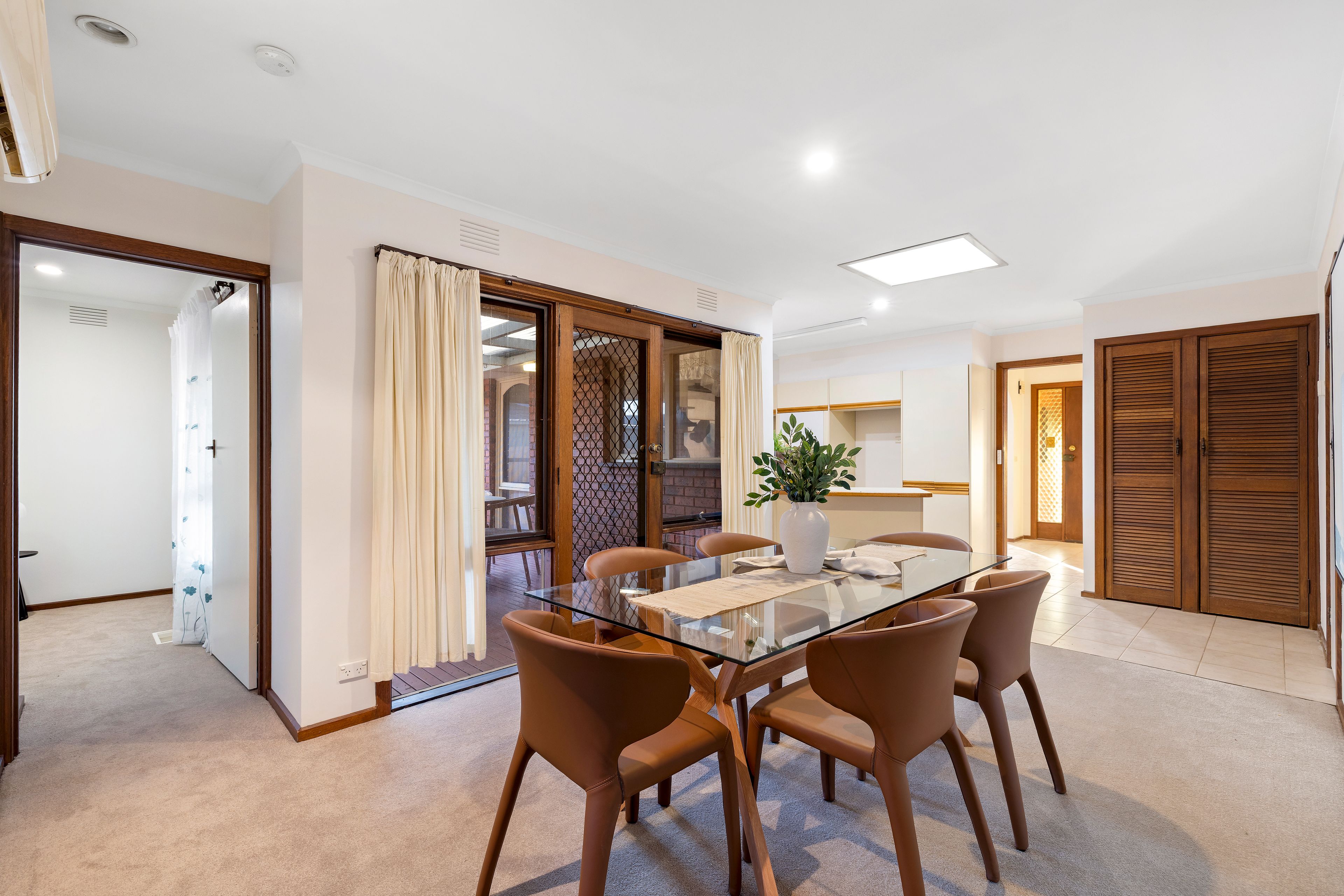 8 Narong Crescent — photo 5 of 13