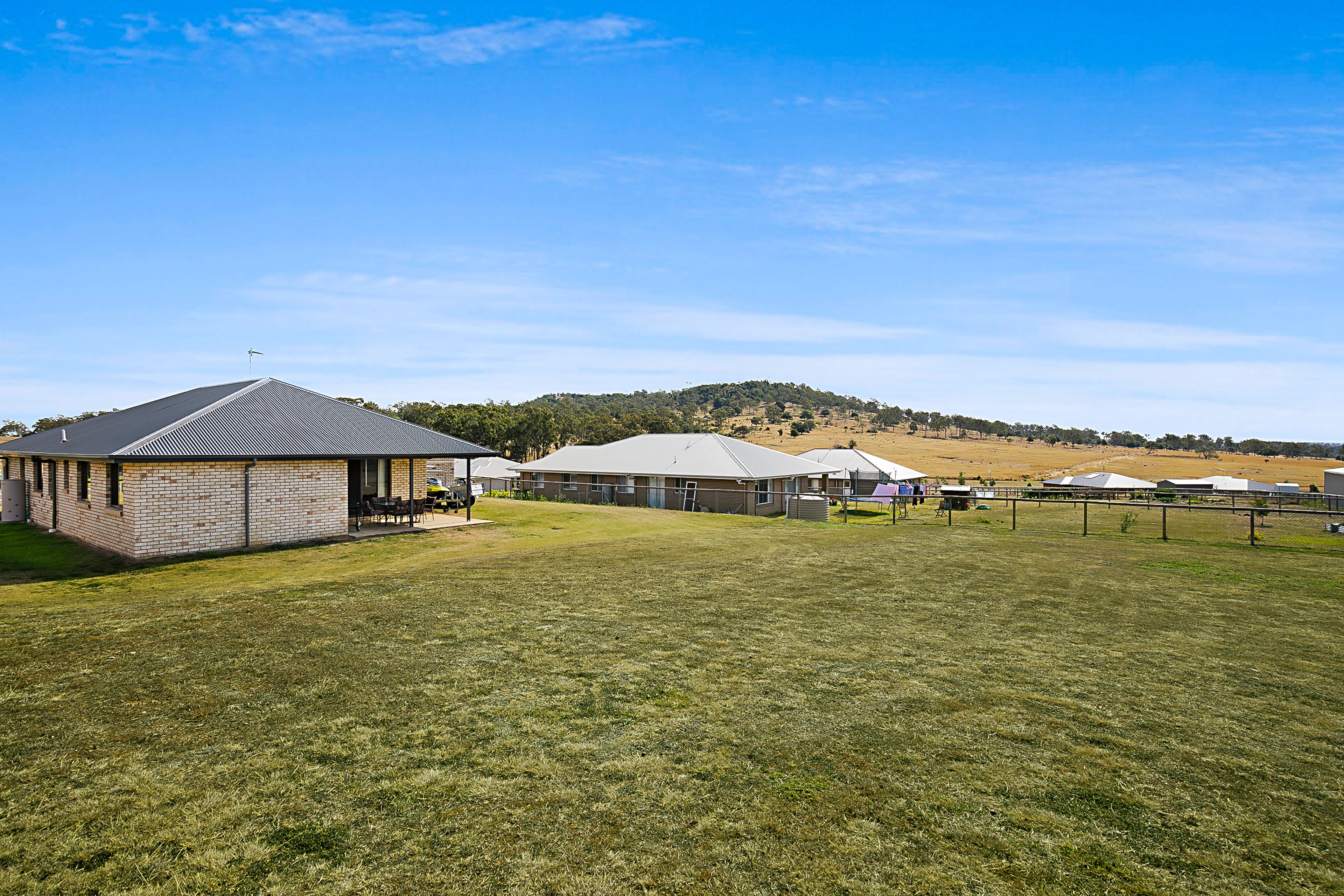 6 Monarch Street, MERINGANDAN WEST, QLD 4352