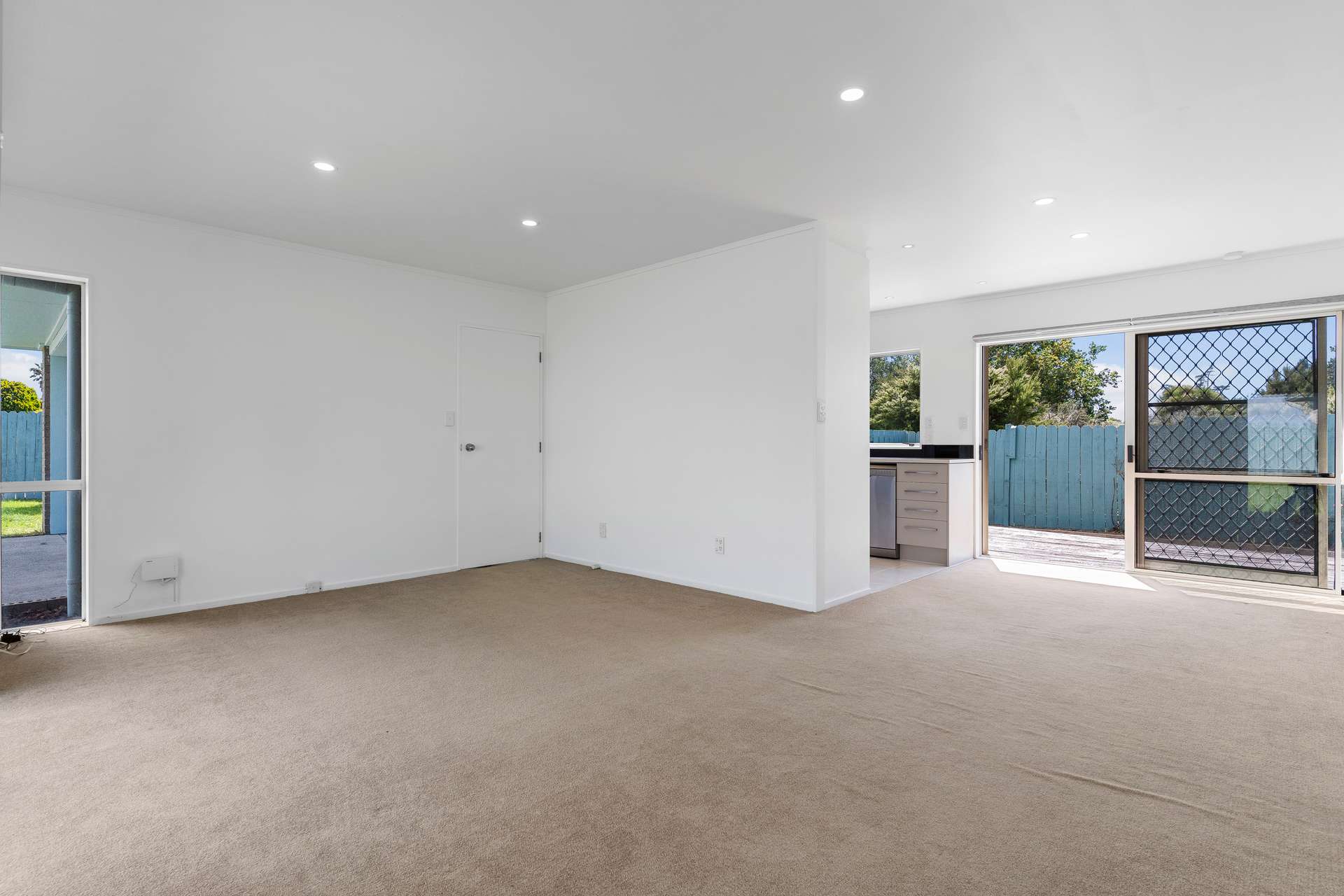 36 Davington Way photo 7