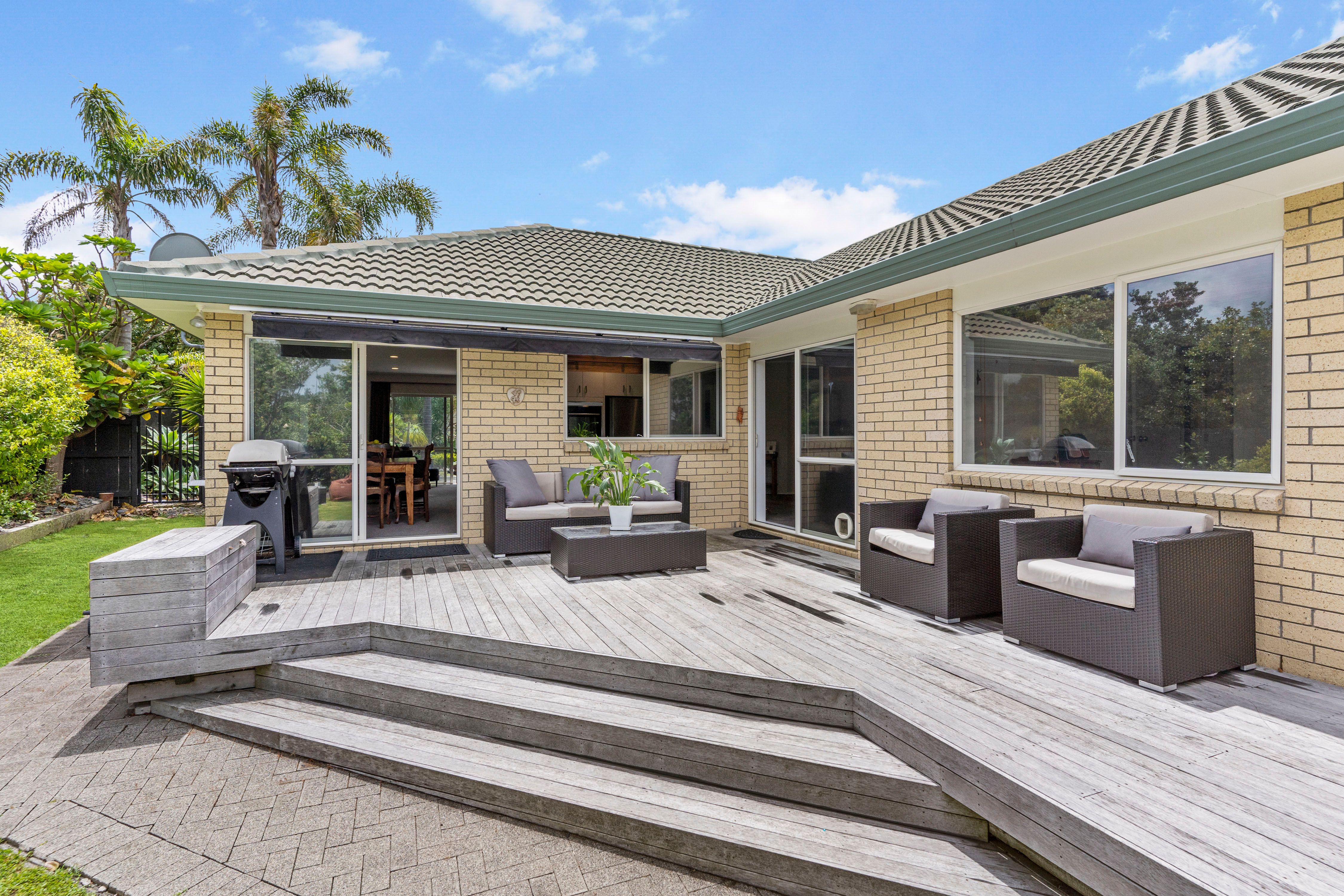 15 Bard Place, Golflands, Manukau City