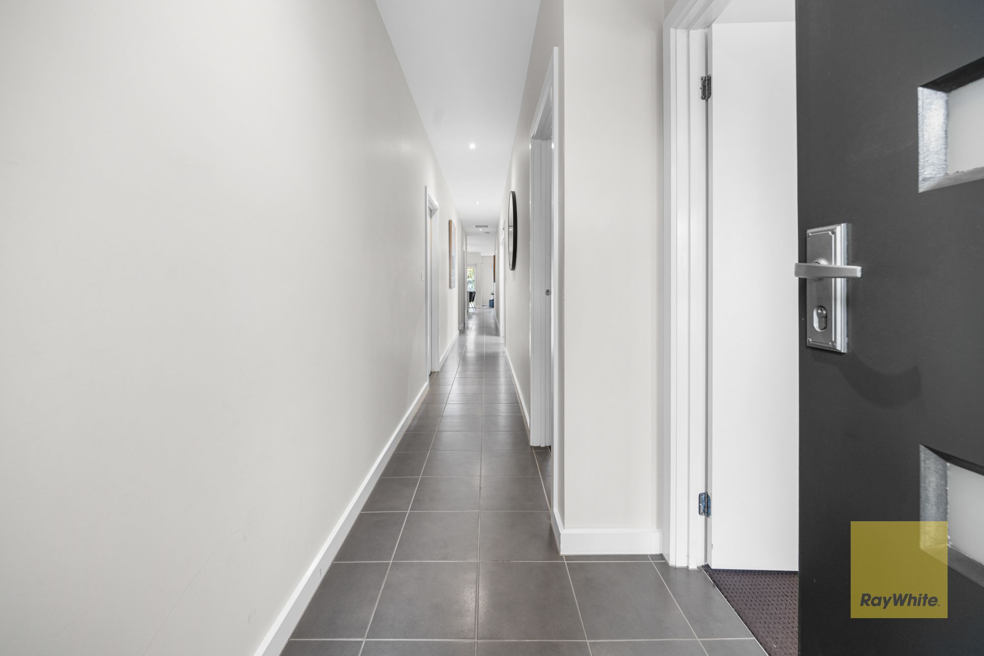 5 Amberley Gardens, DERRIMUT, VIC 3026