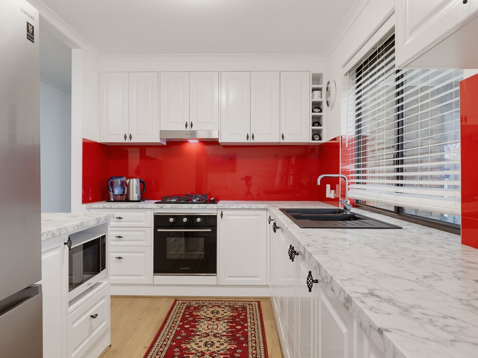 360 Honeypot Road — photo 3 of 19