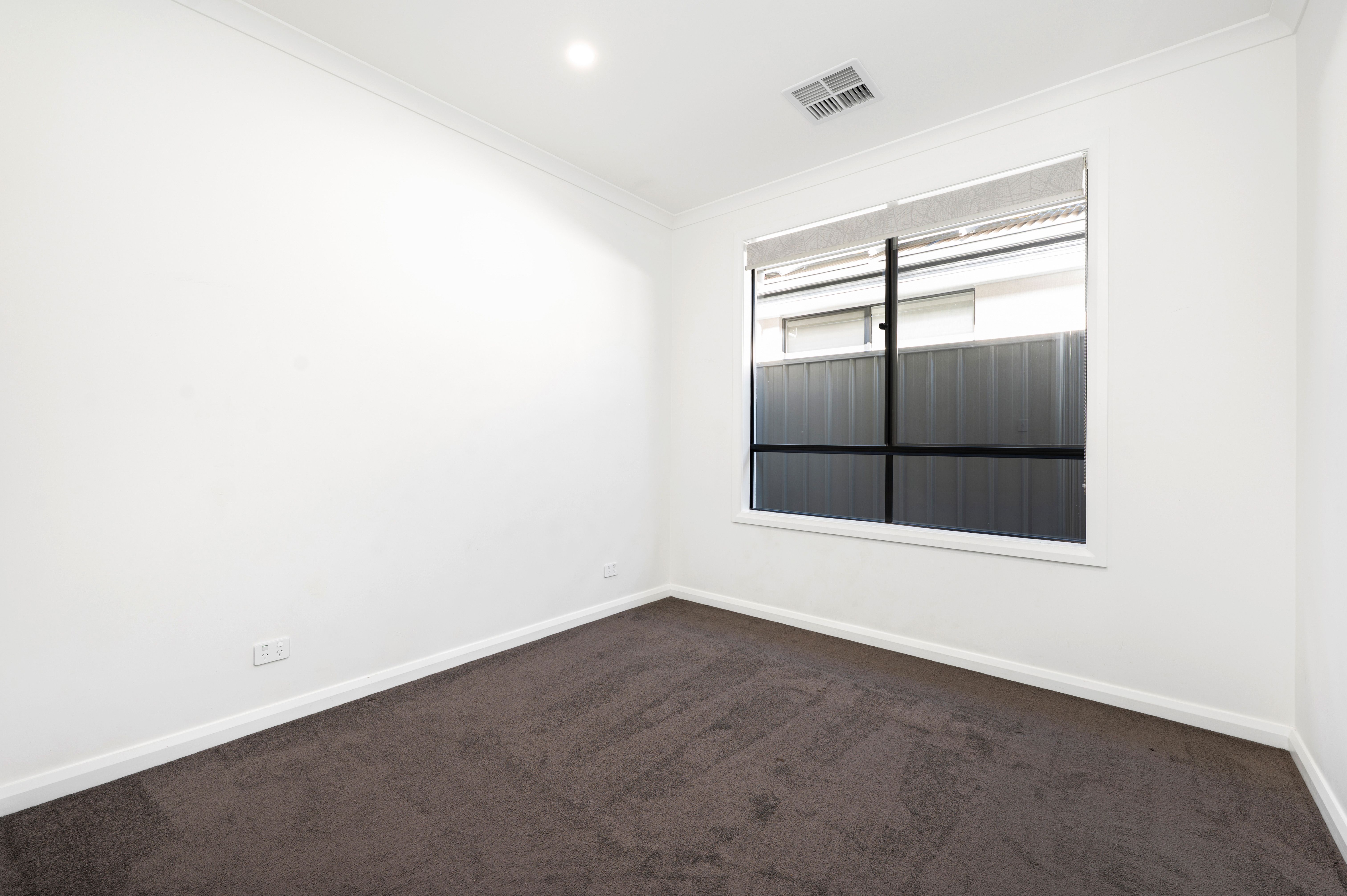 8B Hodge Road — photo 13 of 19