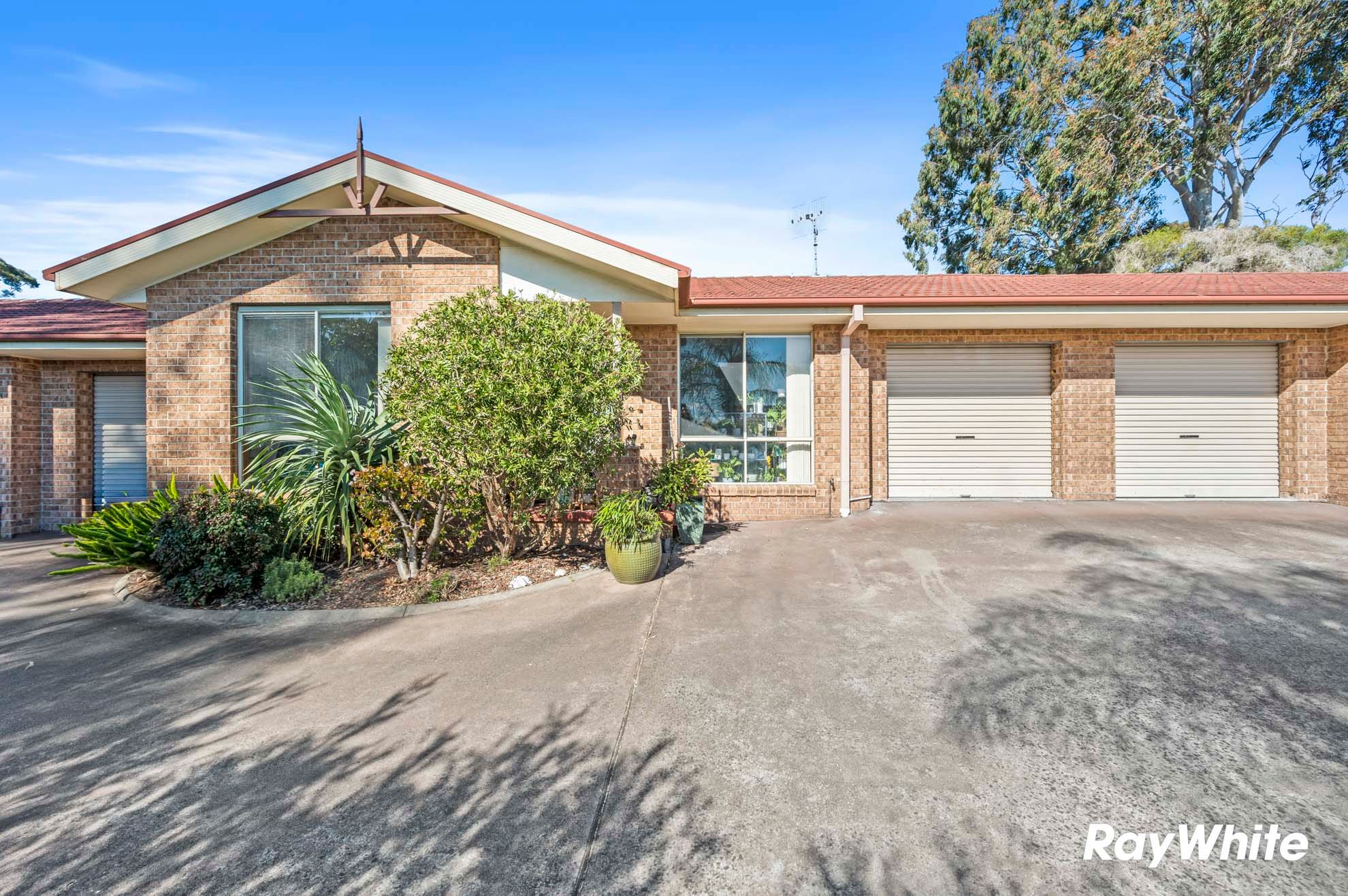 2/159 Beach Road — photo from Ray White Batemans Bay