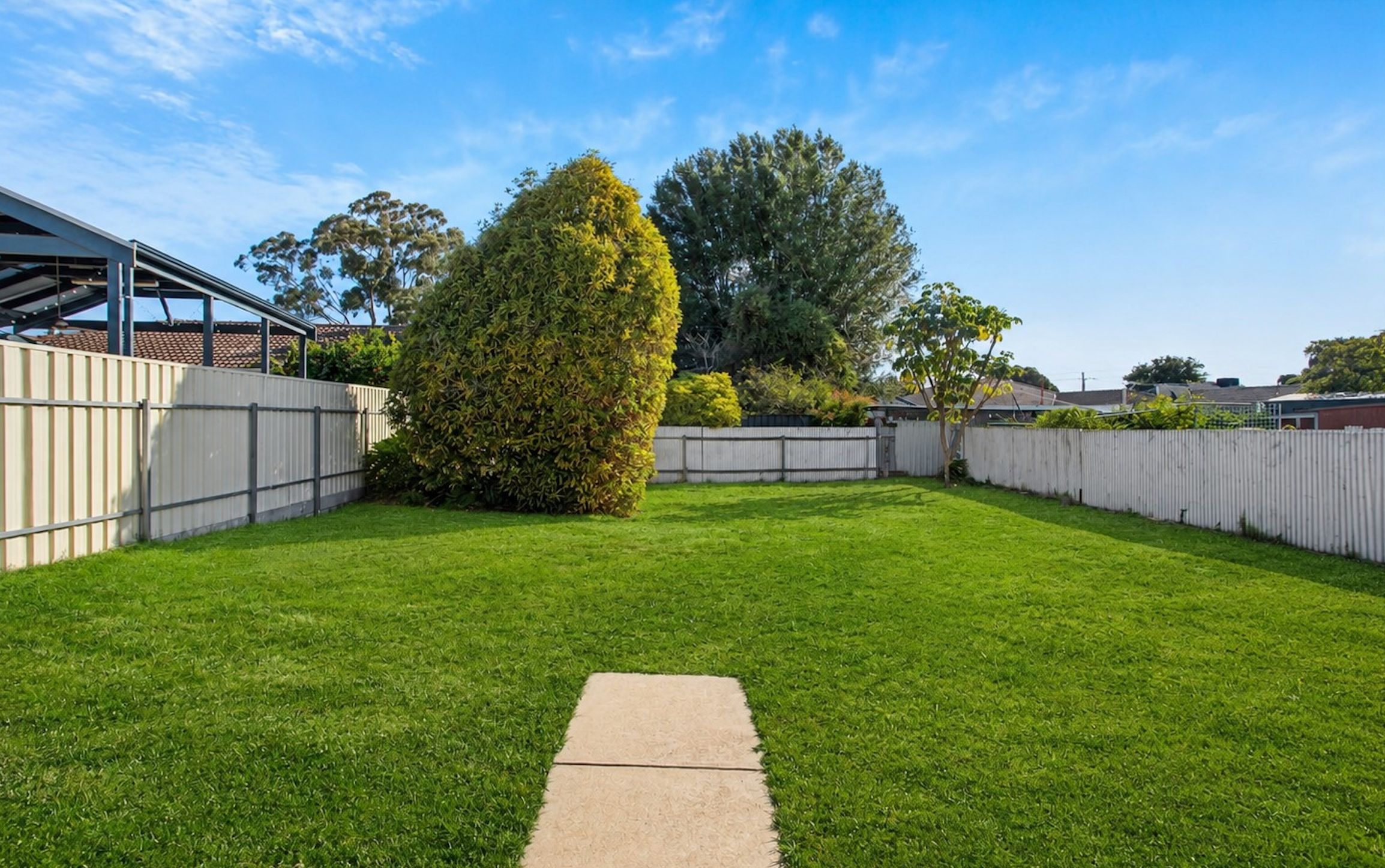 55 Barry Road — photo 8 of 9