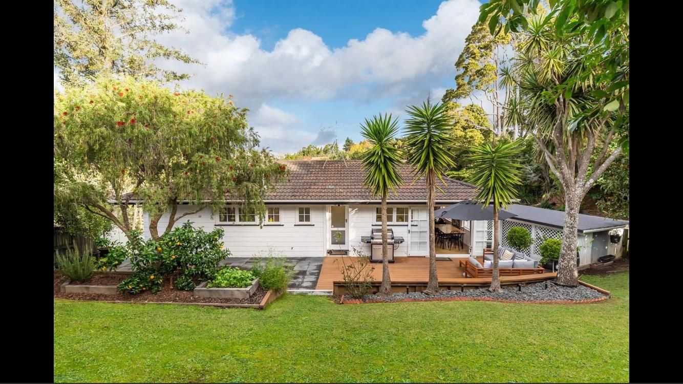 11 West Glade Crescent, Birkenhead, North Shore City