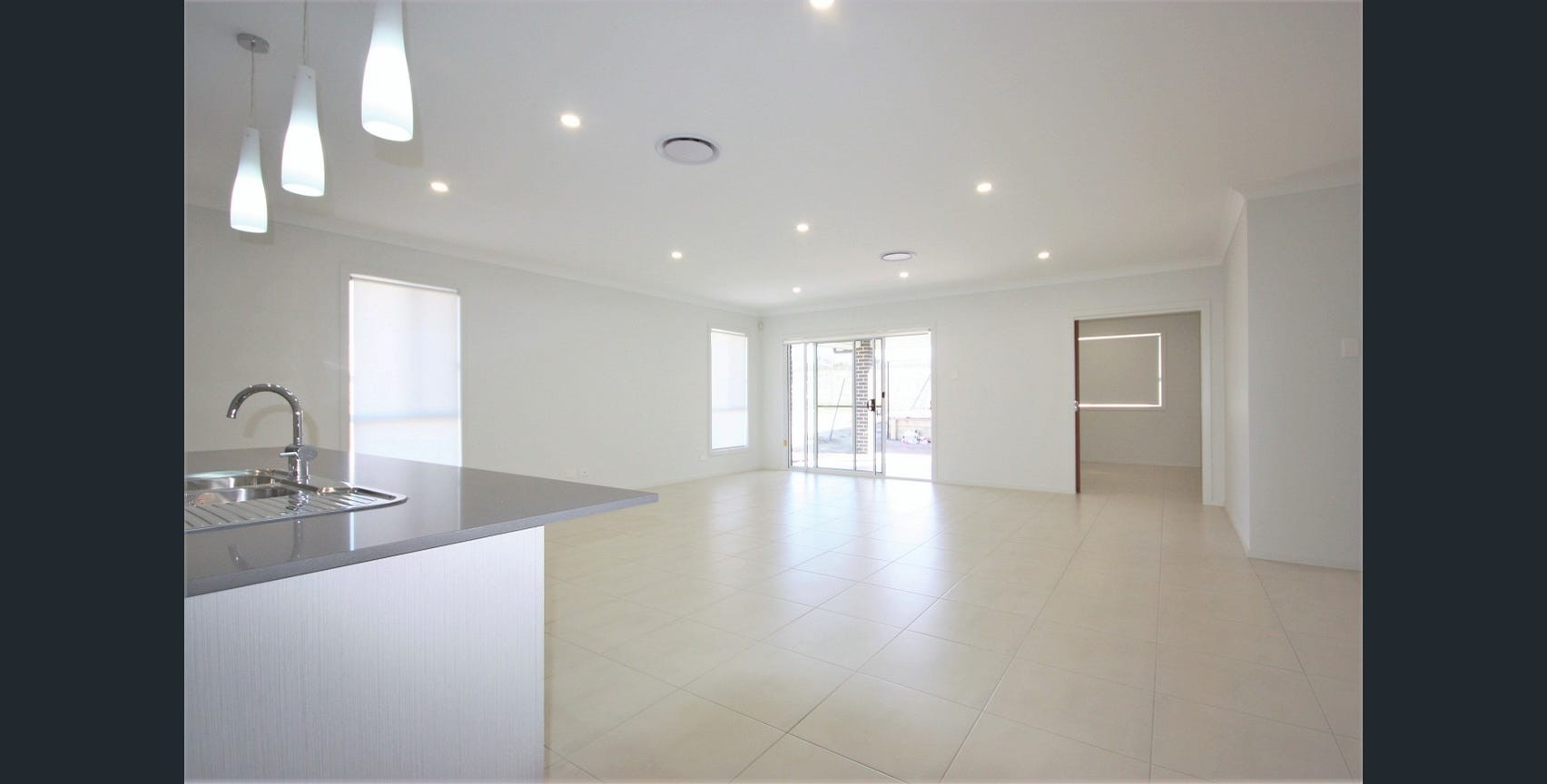 132A Hampshire Boulevard, Spring Farm, NSW 2570