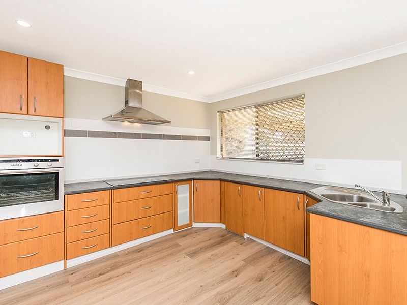 7 Preston Road, Parmelia WA 6167