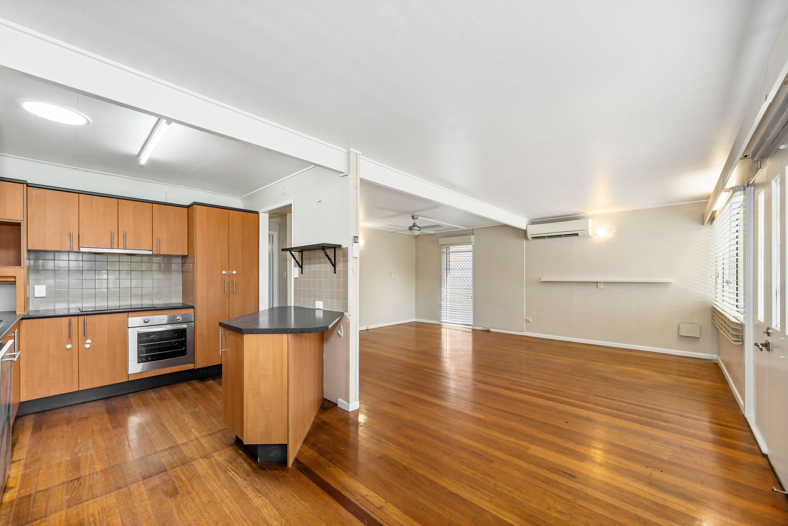 1226 Anzac Avenue — photo 4 of 15
