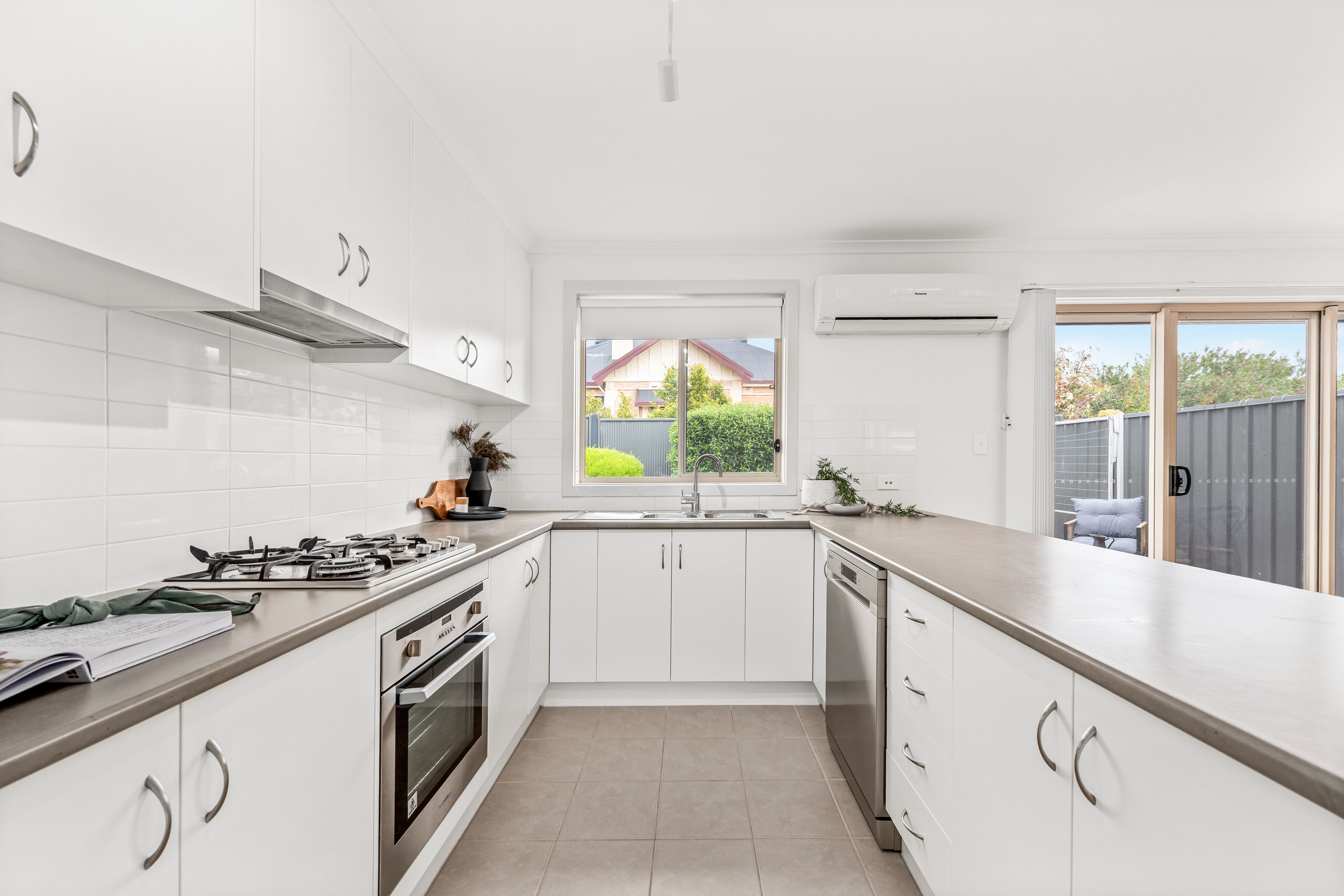 8 Wattle Court — photo 8 of 21