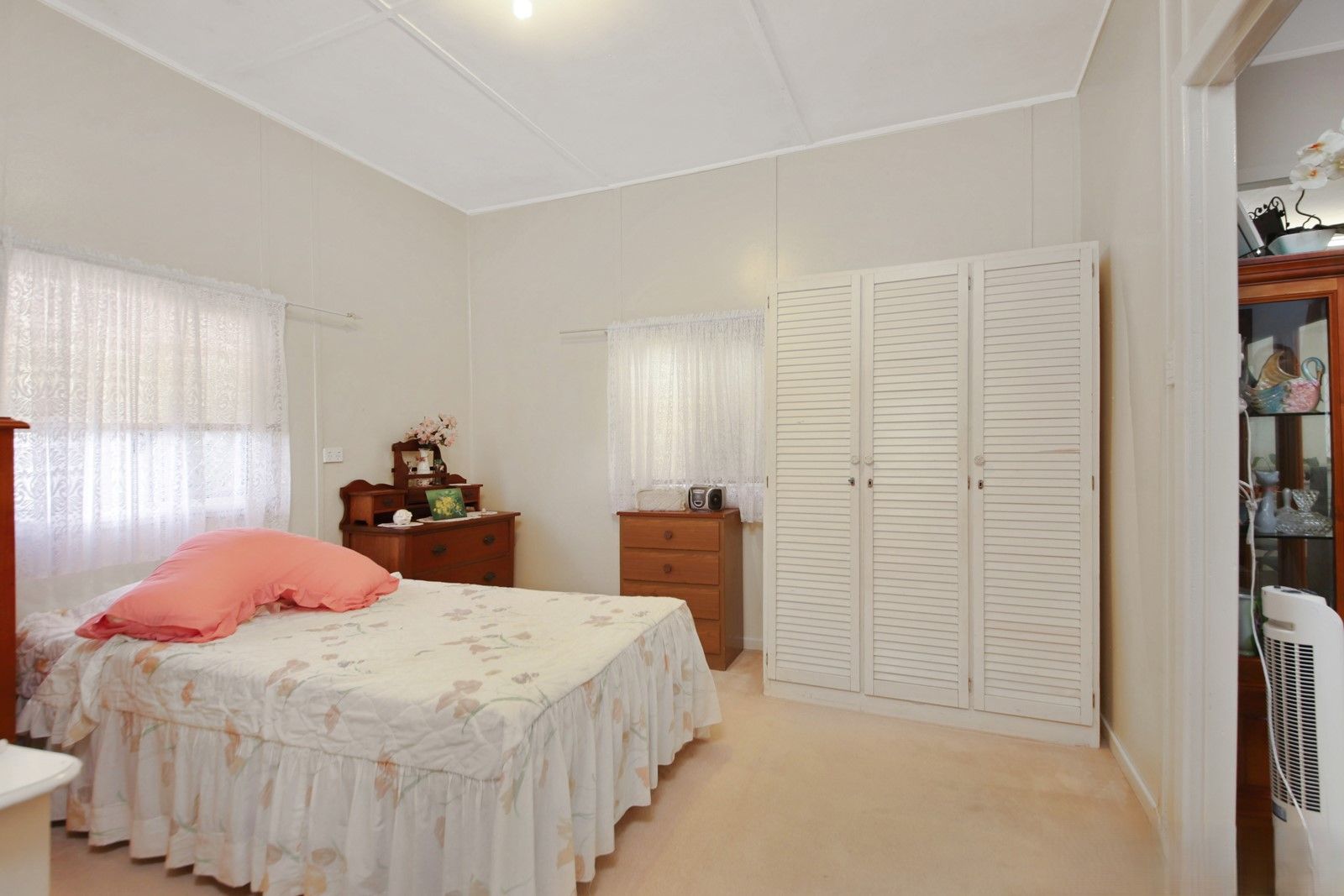 52 Braithwaite Street — photo 9 of 18