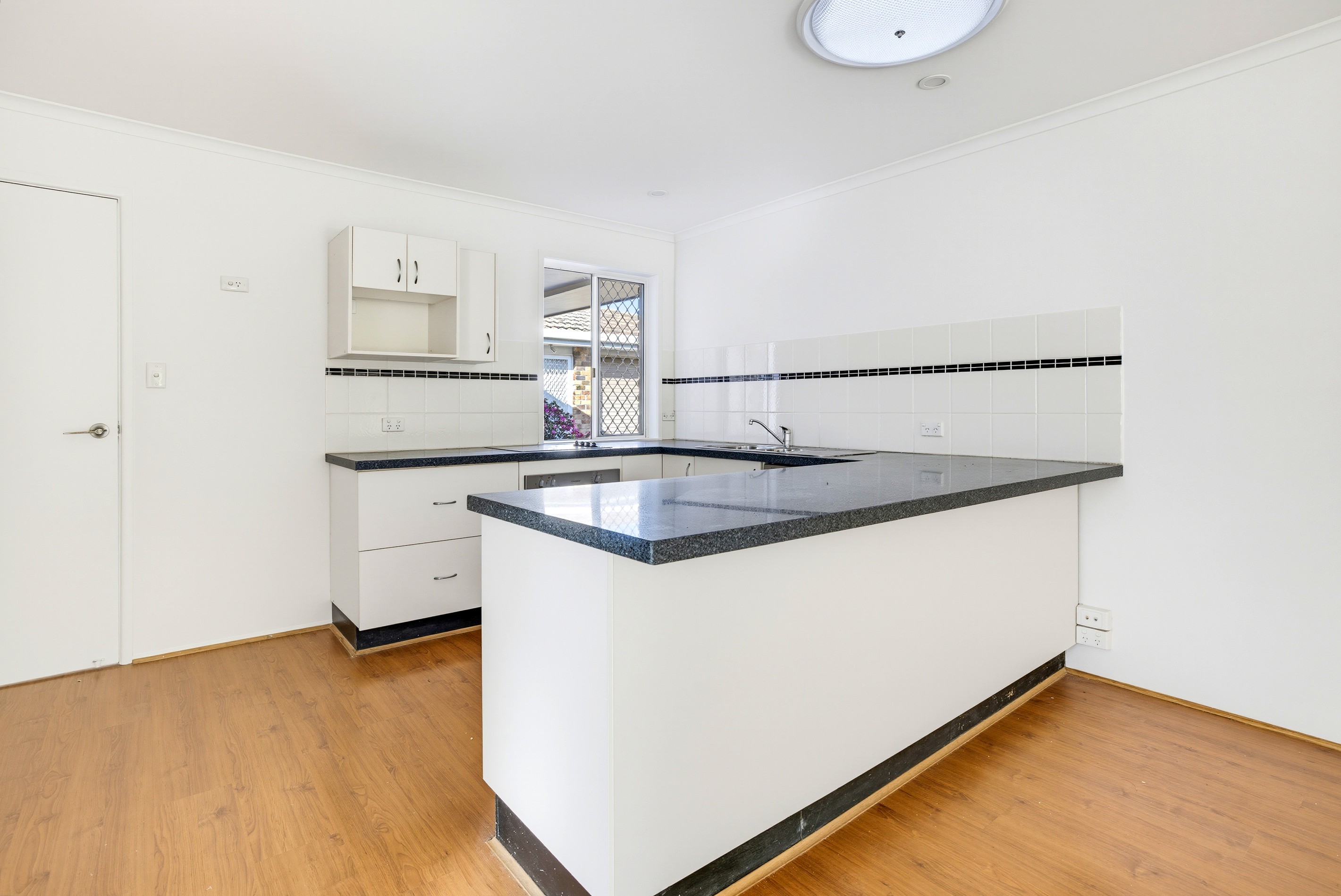 2/102 Amarina Avenue, Mooloolaba, QLD 4557