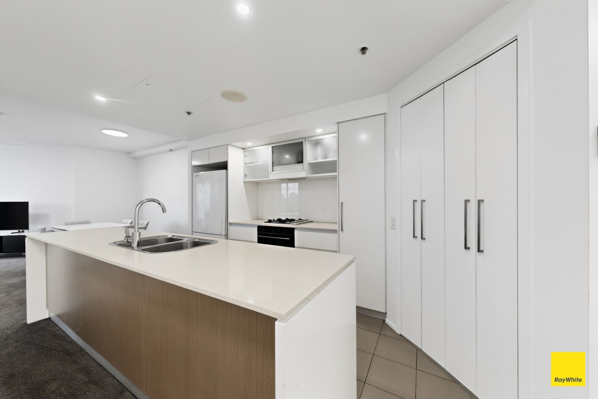 62/30 Macrossan Street — photo 5 of 15