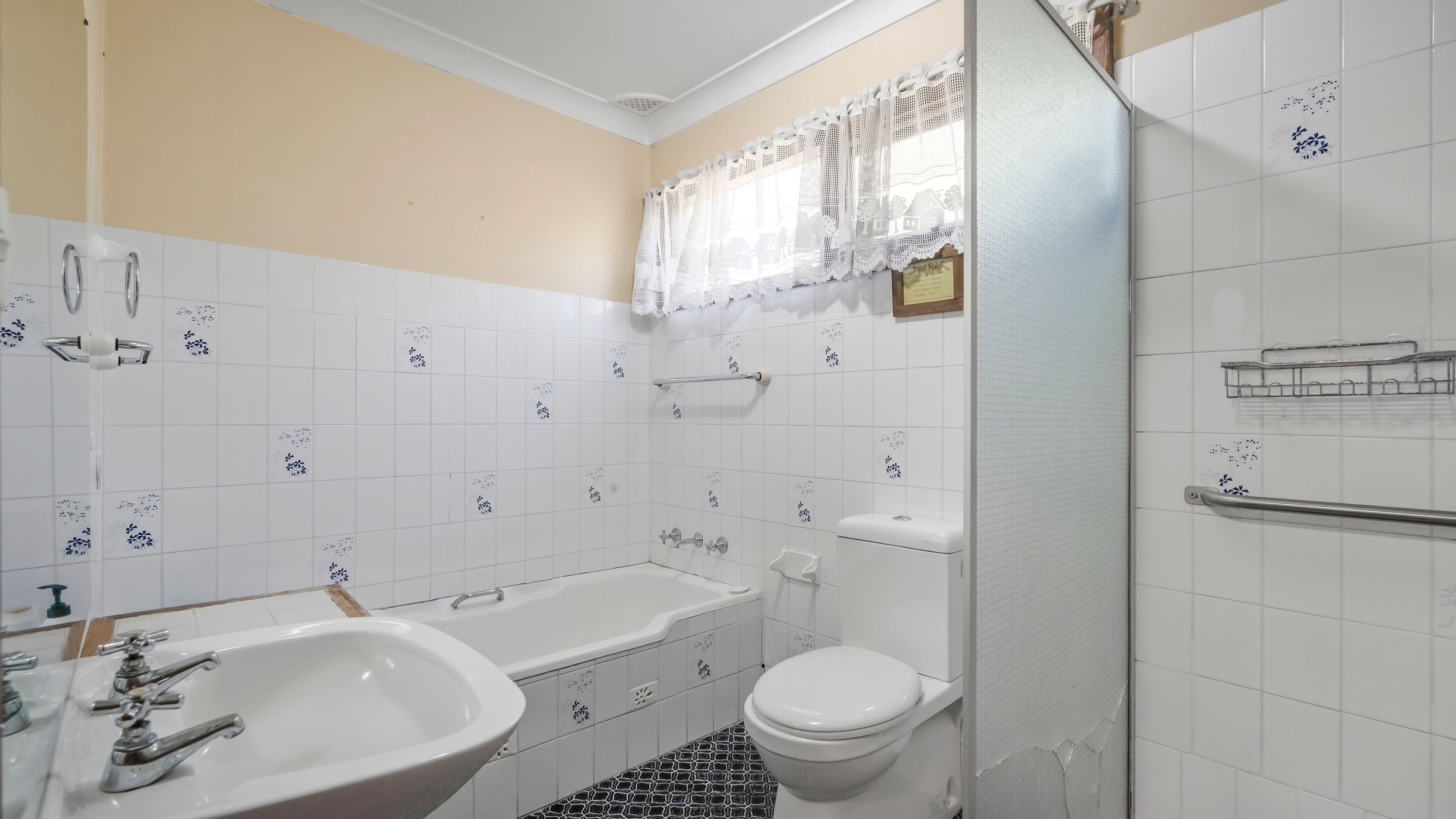 20 Gibson Street — photo 11 of 14