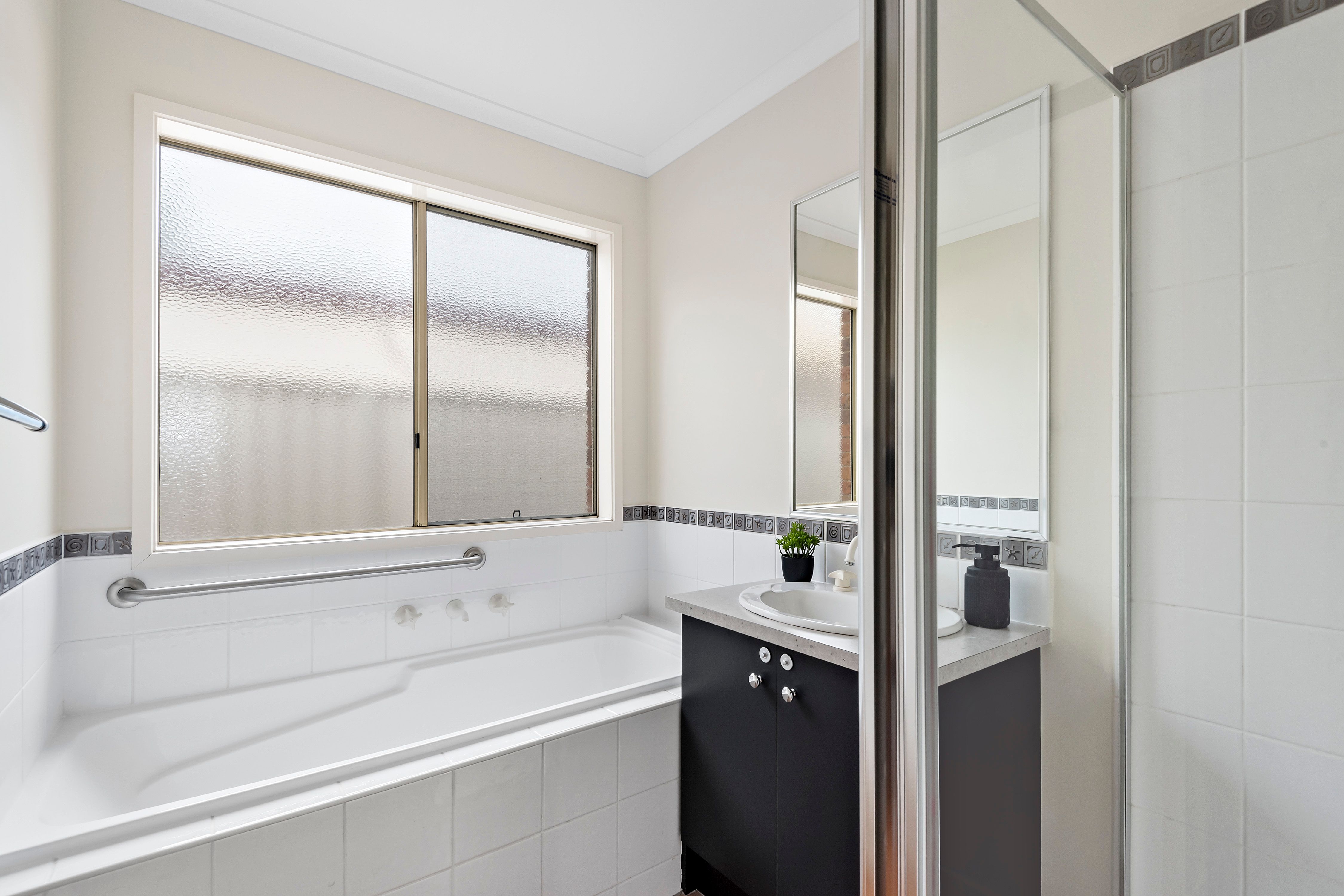 36 Scotsdale Drive, Cranbourne East, VIC 3977 House for Sale Ray