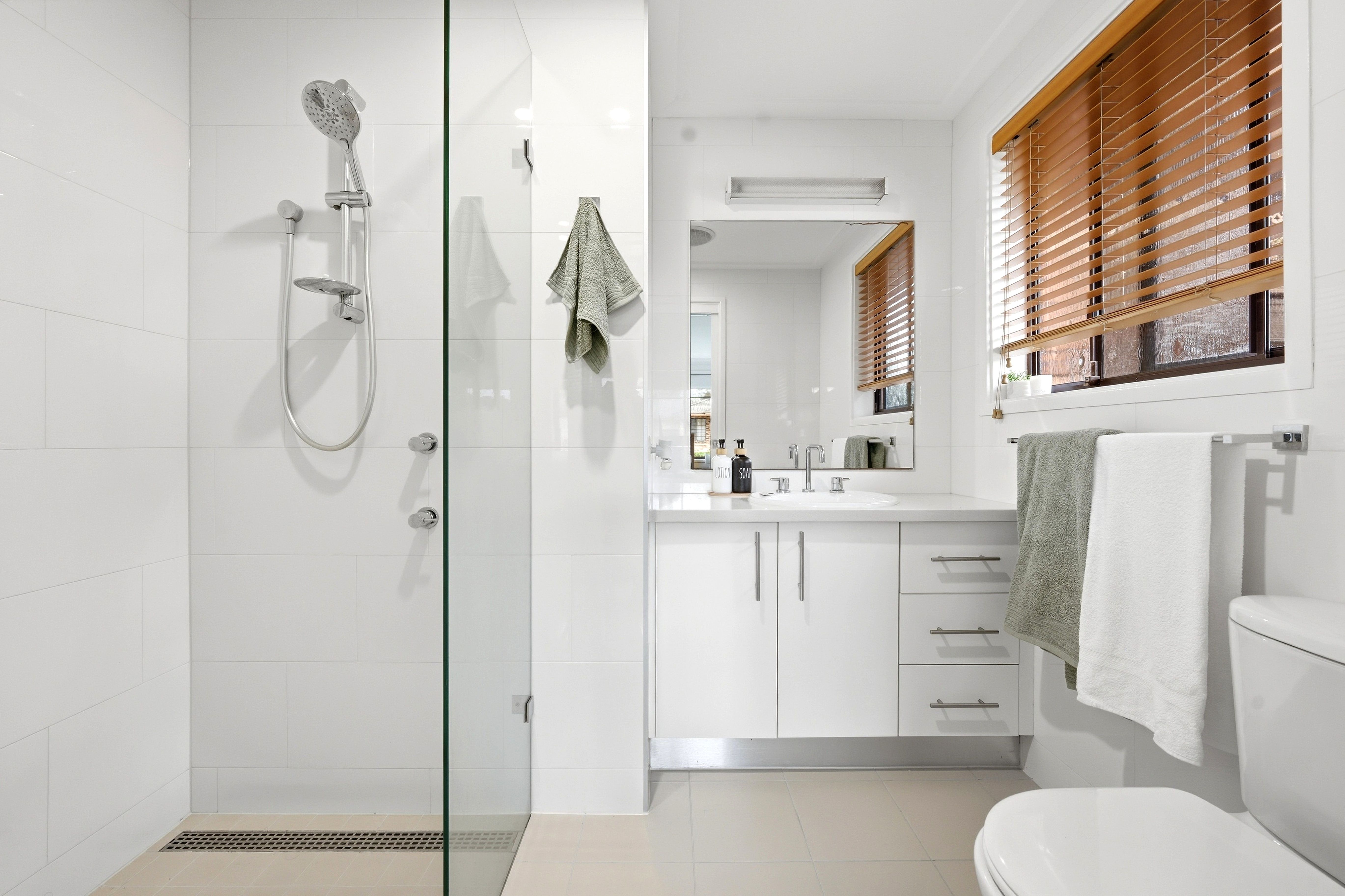 18 Ashur Crescent — photo 12 of 19