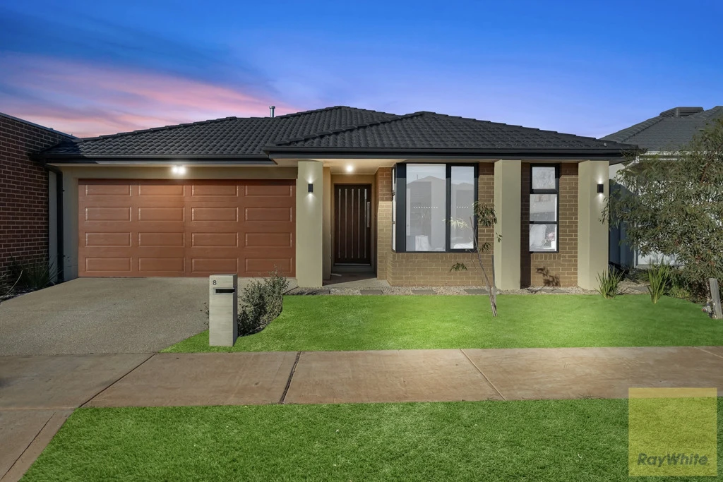 8 Tait Street, THORNHILL PARK, VIC 3335