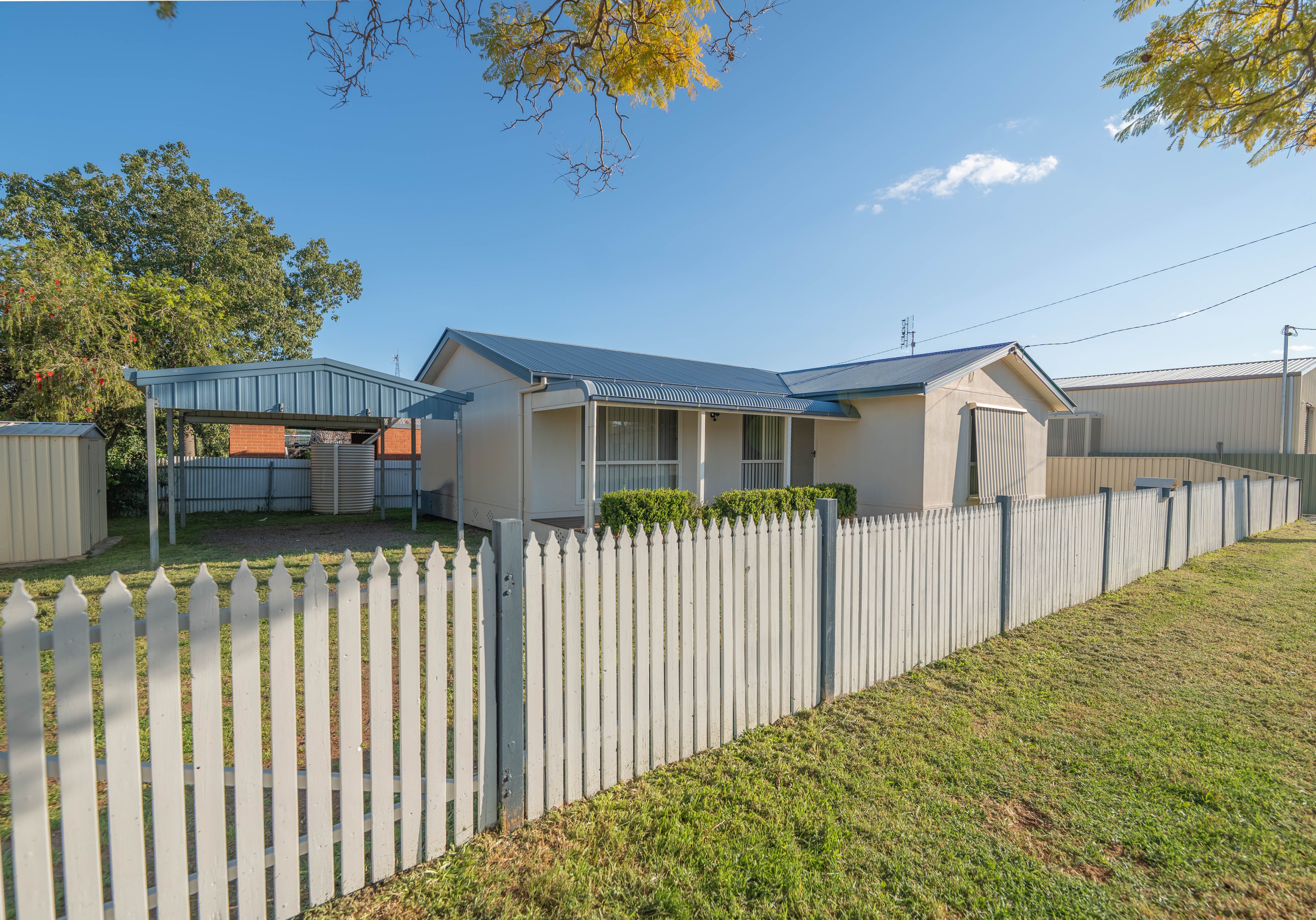 17 Victoria Street — photo from Ray White Parkes