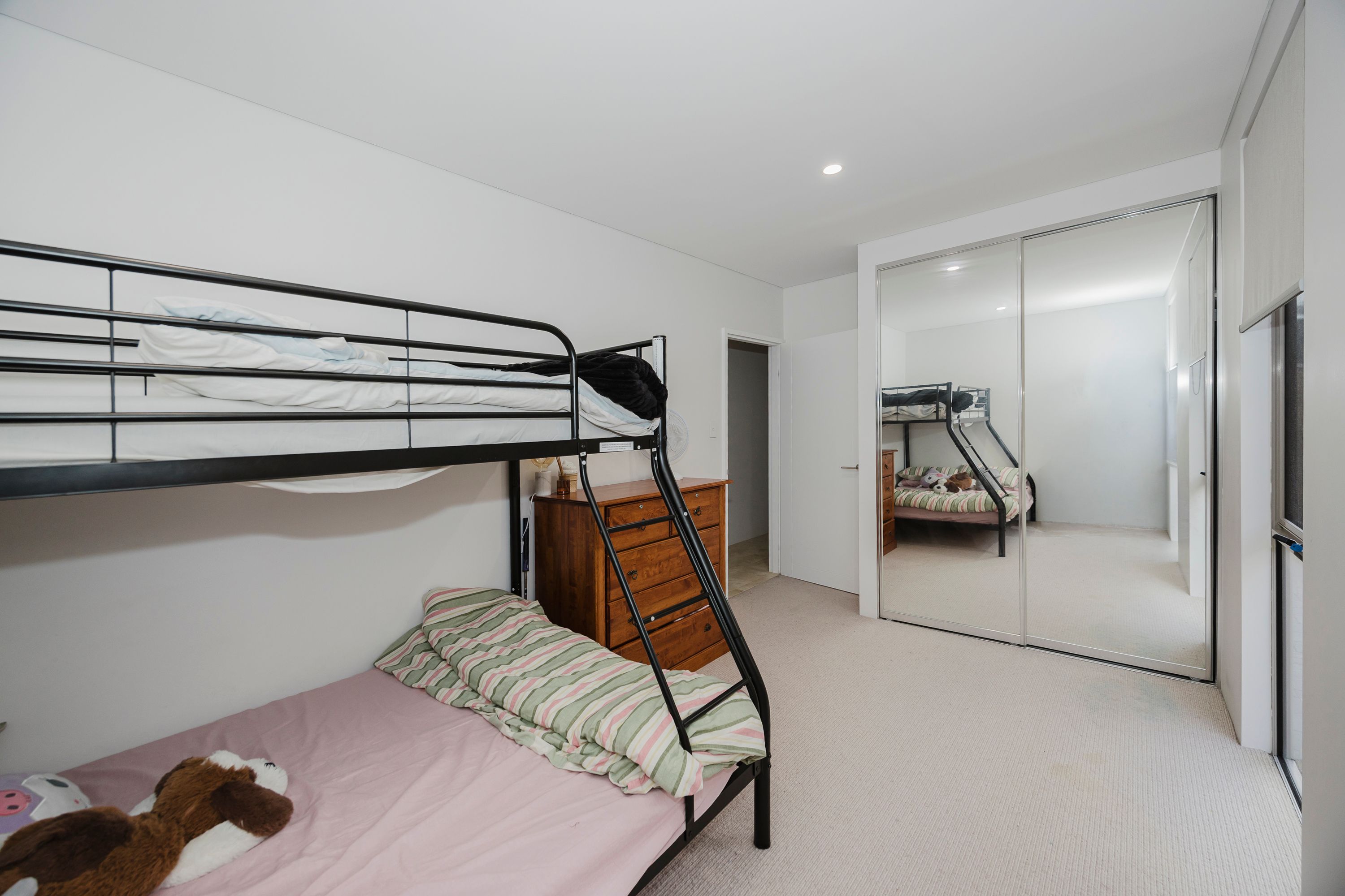 18A Jaeger Square — photo 16 of 24