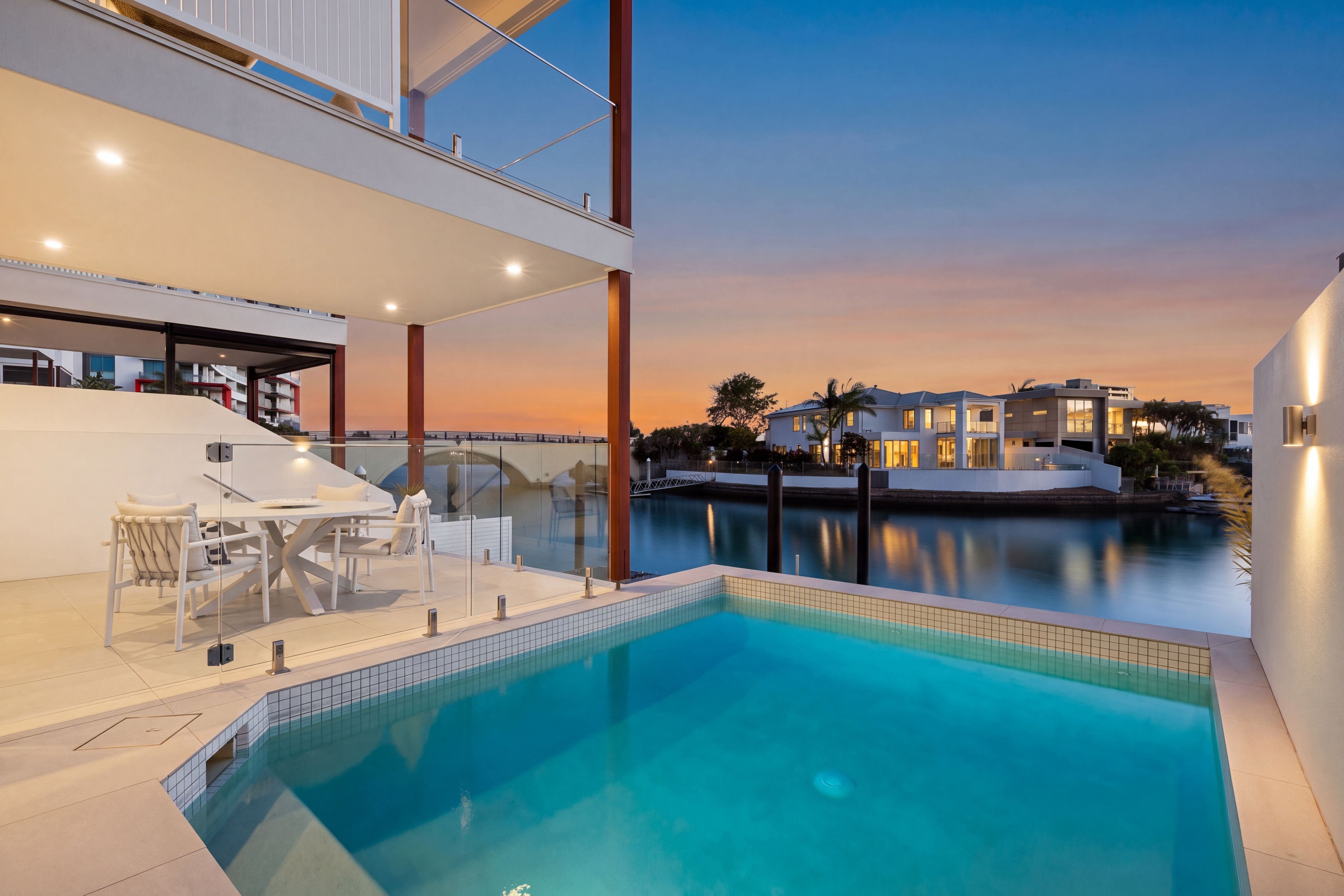 2/32 East Quay Drive — photo 10 of 30