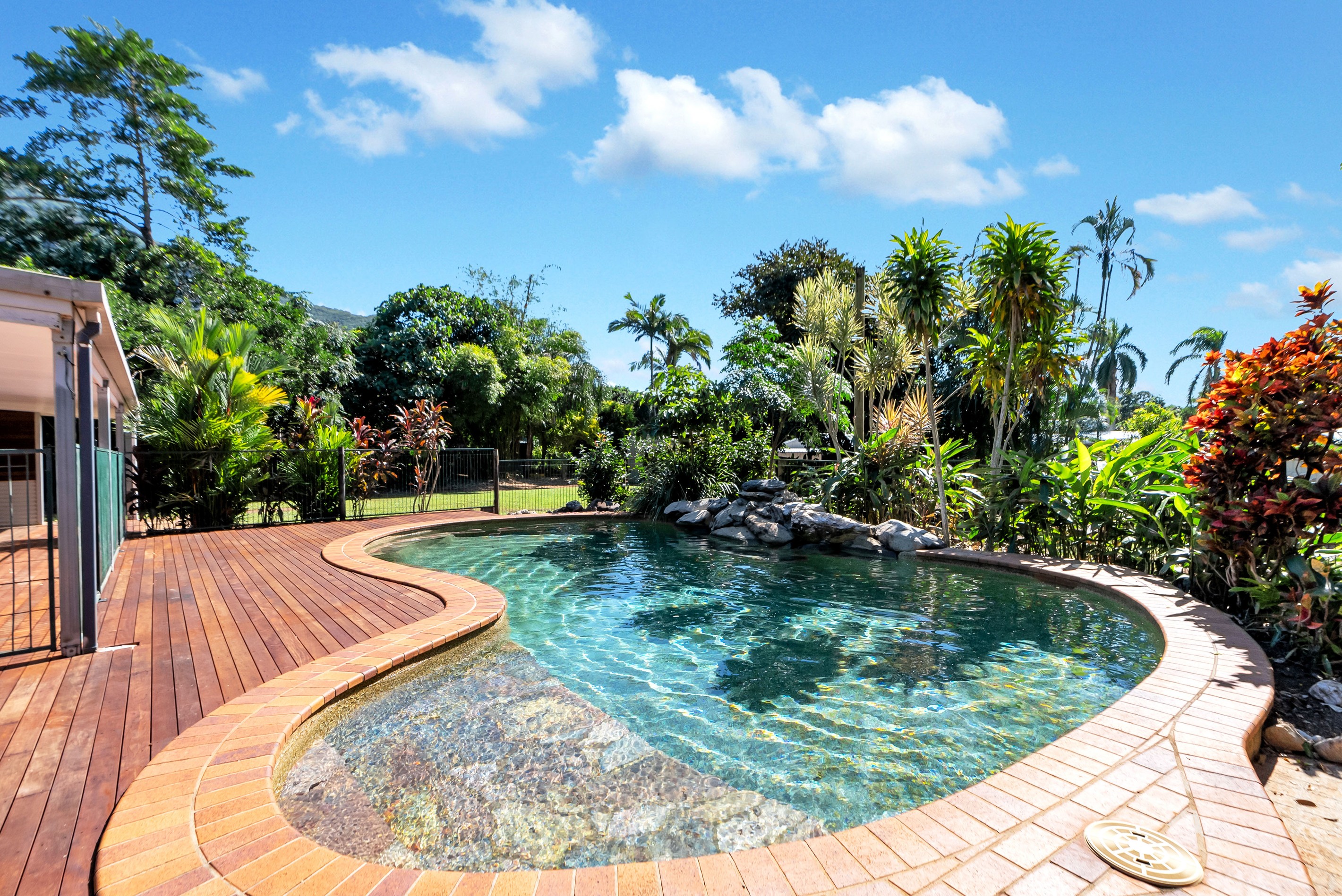 164 Harvey Road, Redlynch, QLD 4870