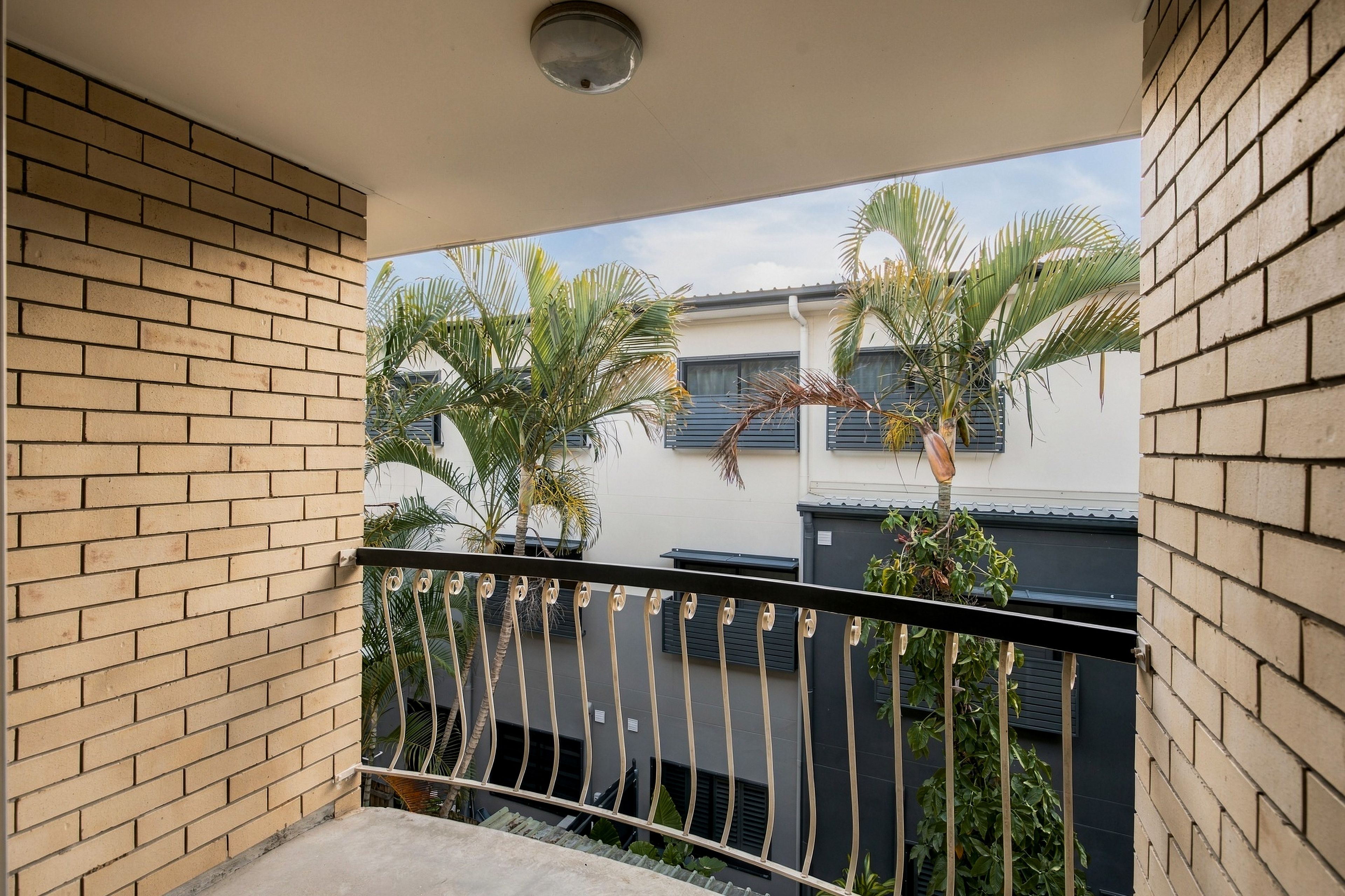 5/87 Hall Street — photo 6 of 10