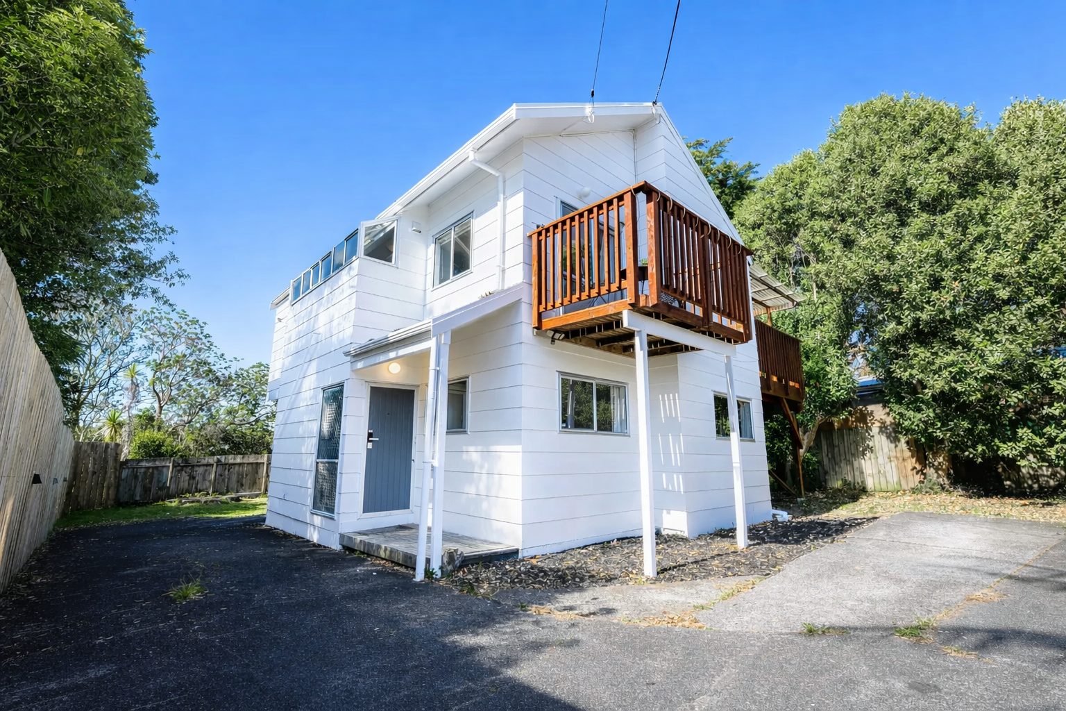 2/13 Fairclough Road, Beach Haven, North Shore City