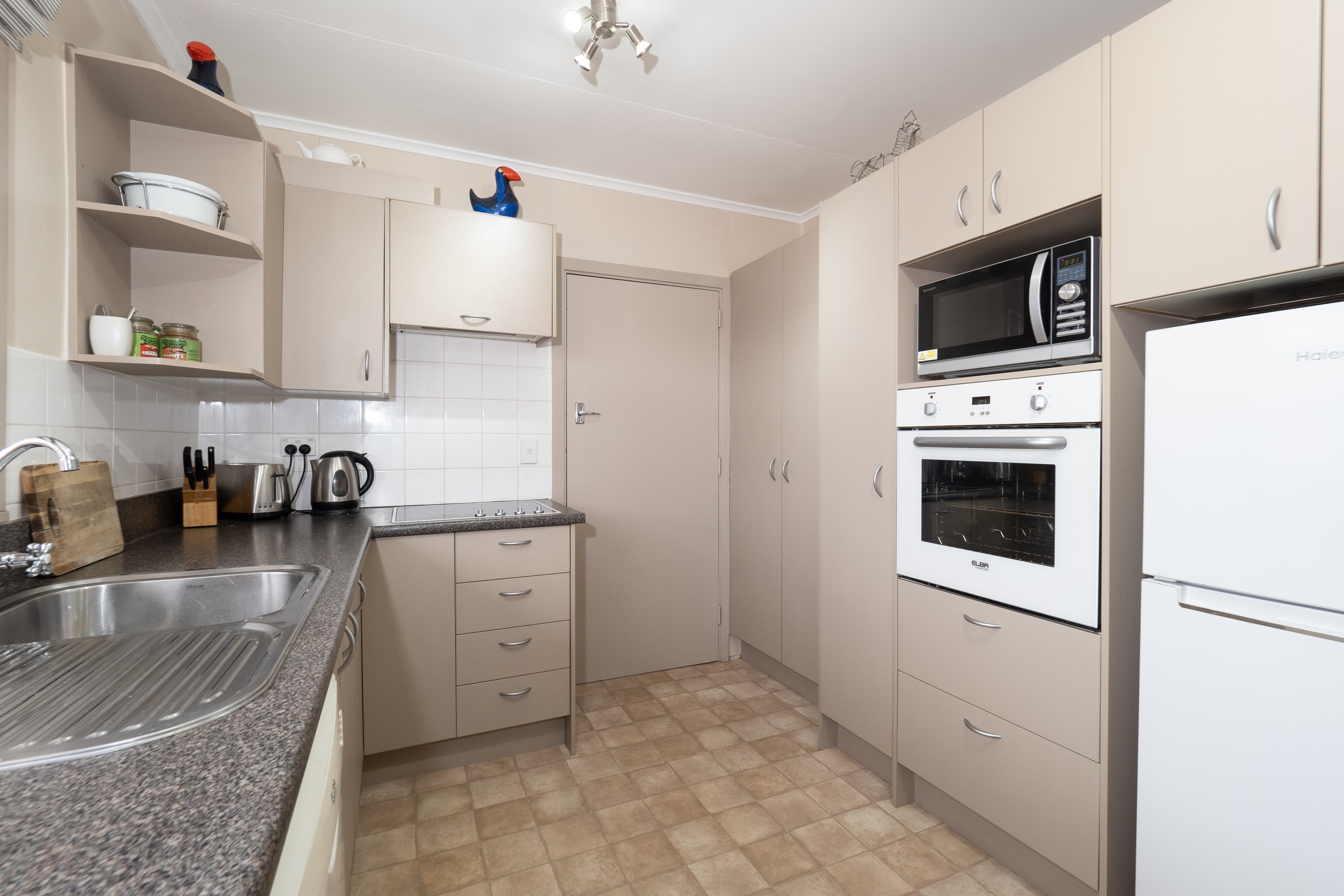 71A Oxford Street, Hampstead, Ashburton District