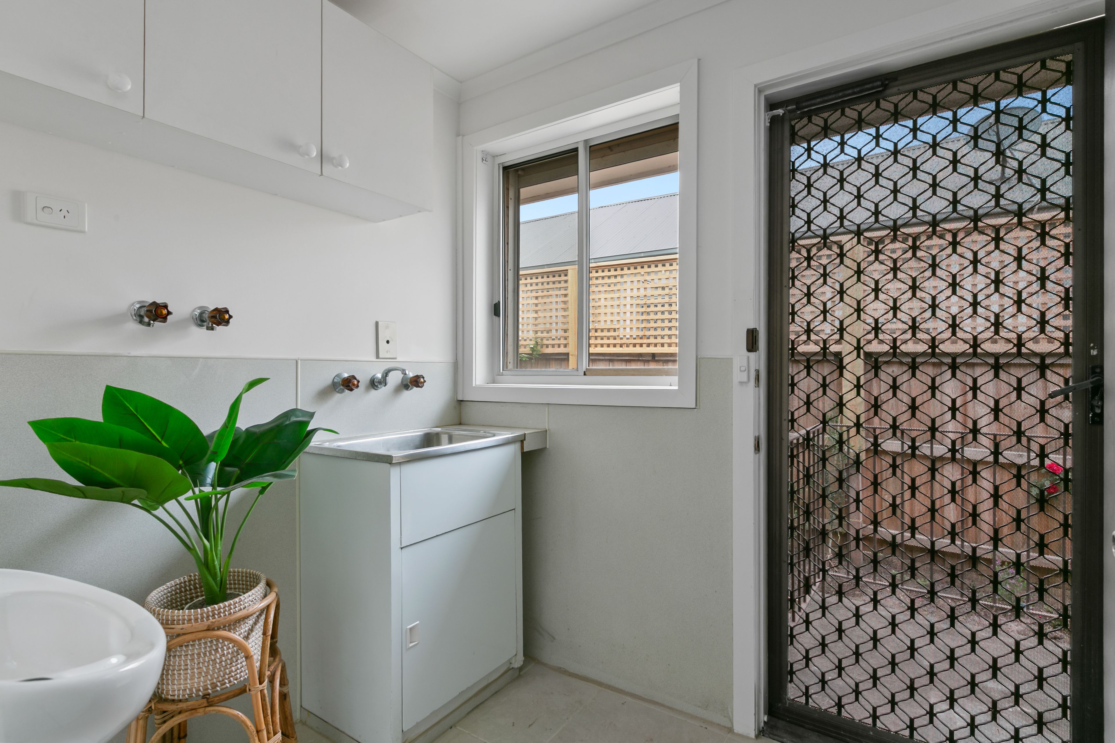 2/6 Charles Street — photo 9 of 14