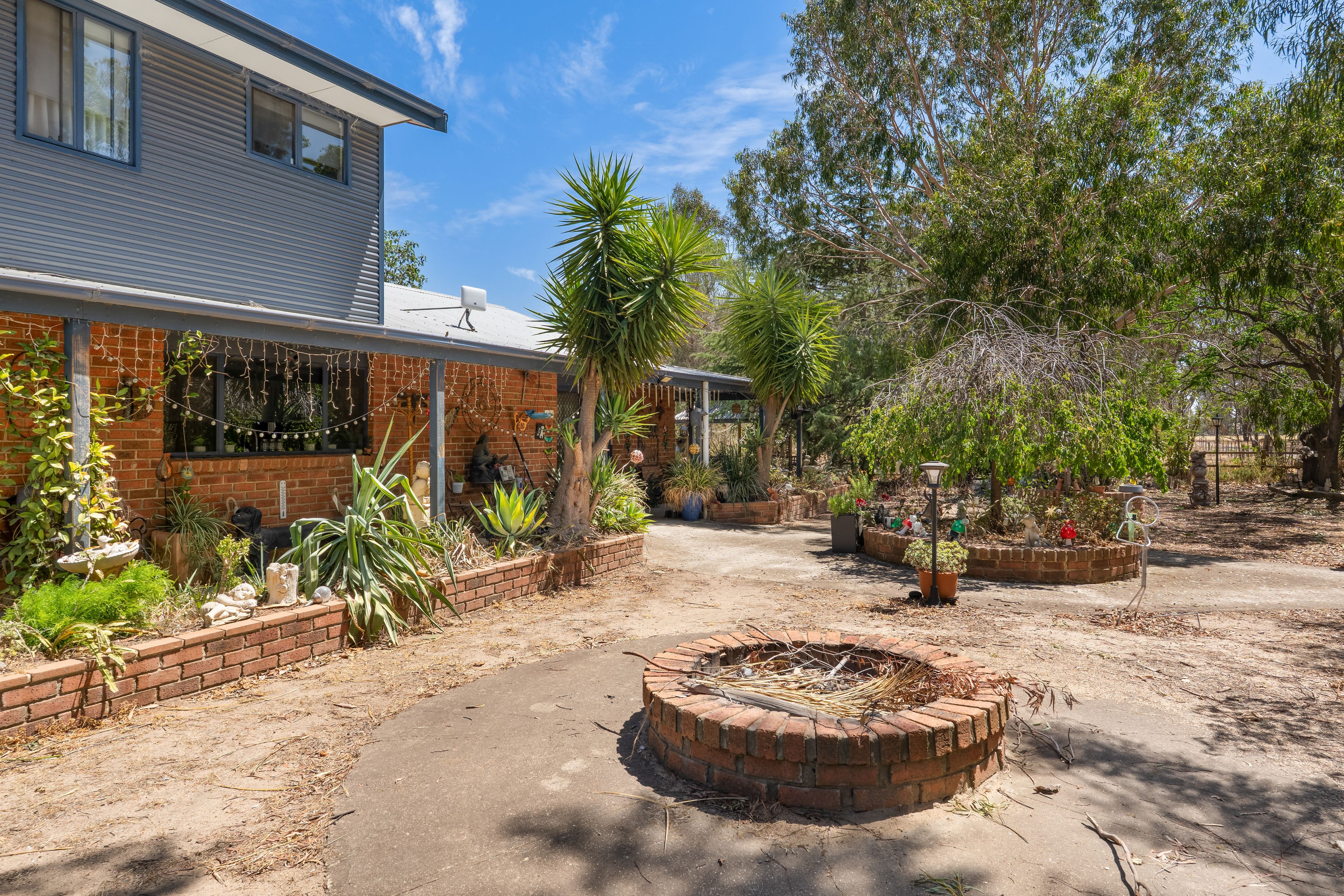 899 Drysdale Road — photo 4 of 30