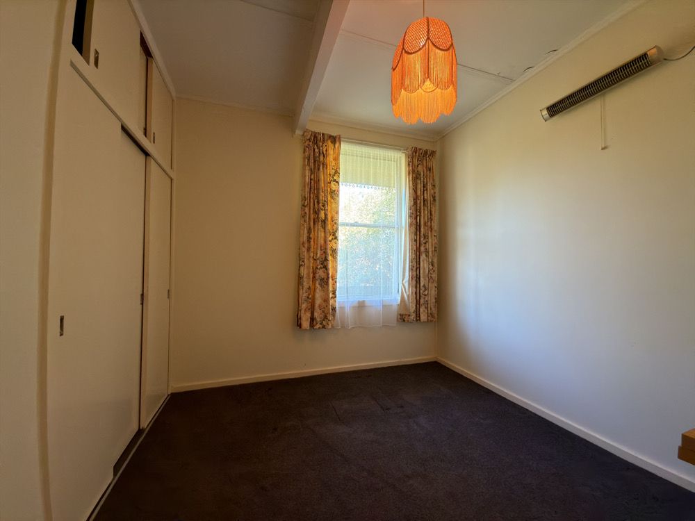 18 Chisholm Street — photo 10 of 13