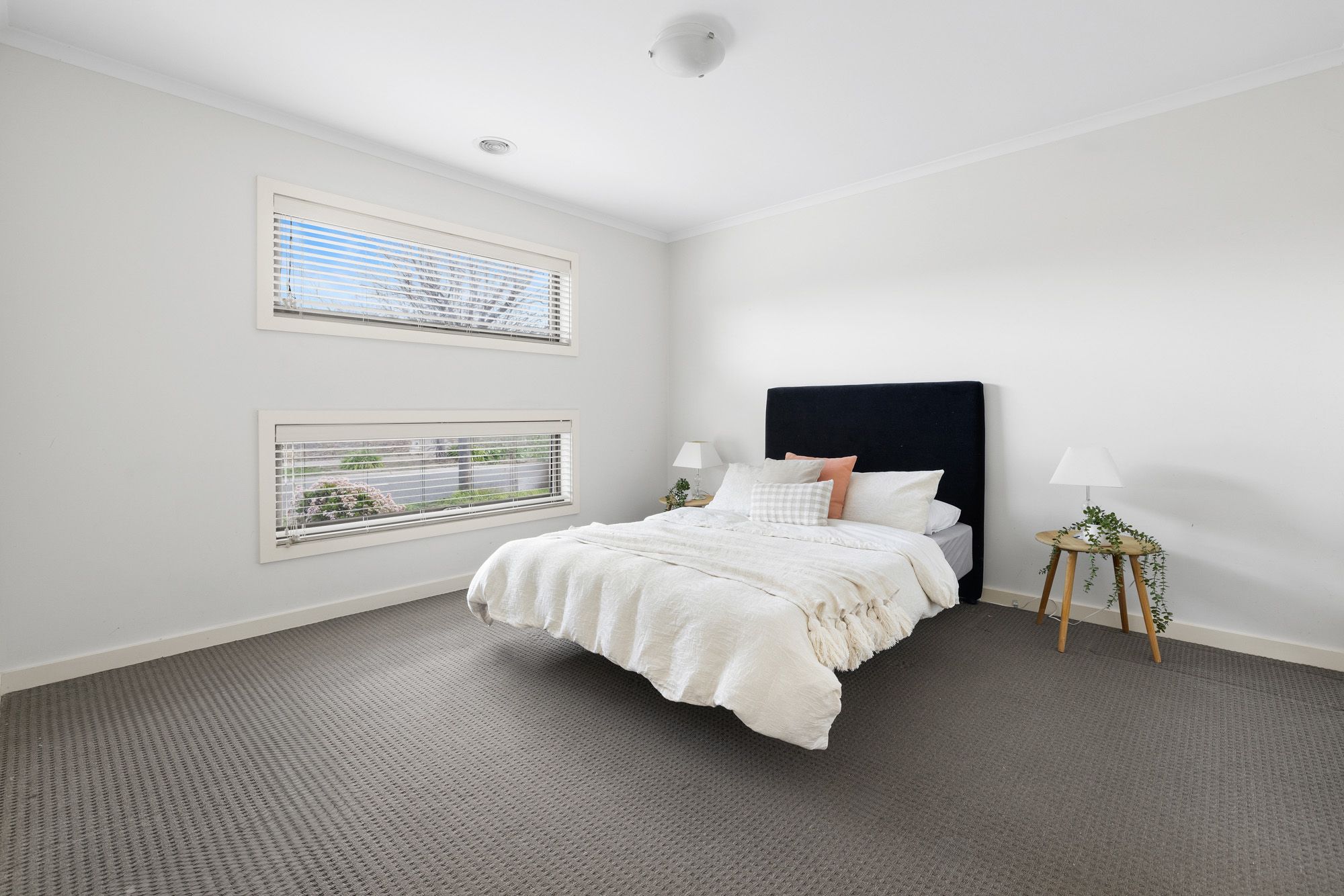 17 Clematis Crescent, MANOR LAKES, VIC 3024