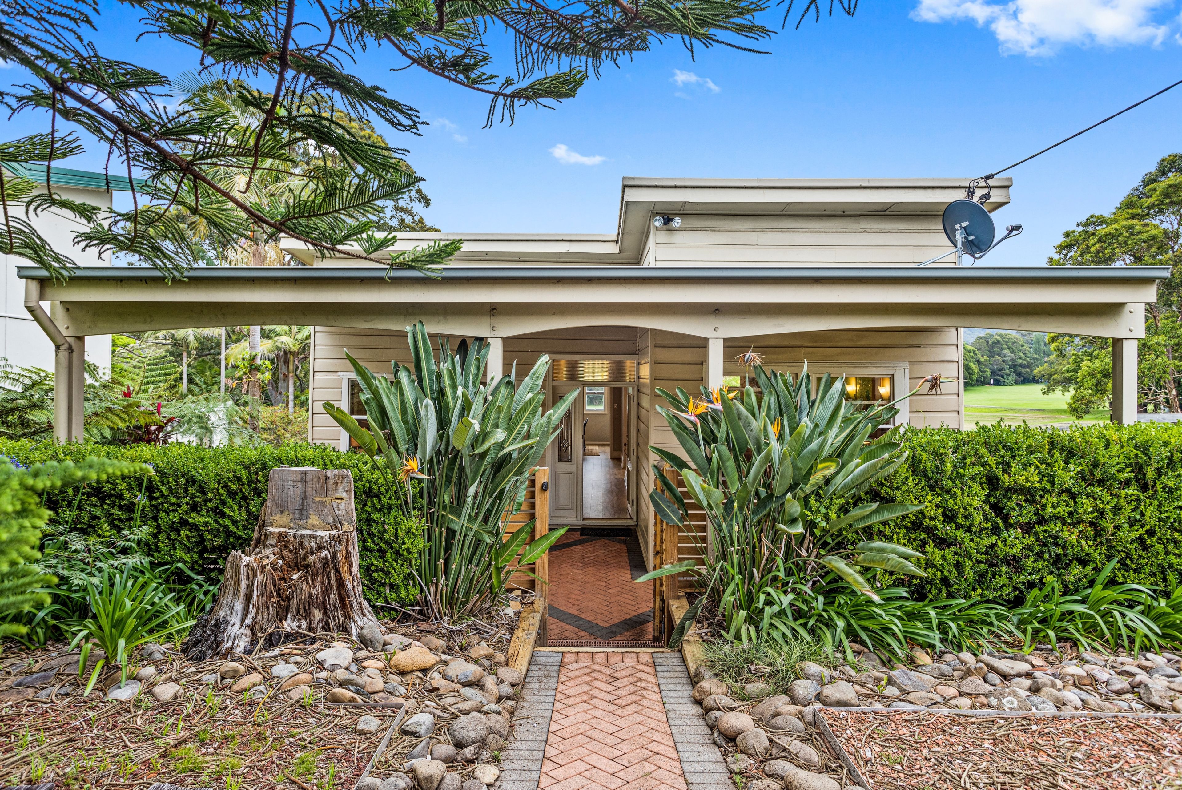 30 Pooraka Avenue, West Wollongong NSW 2500