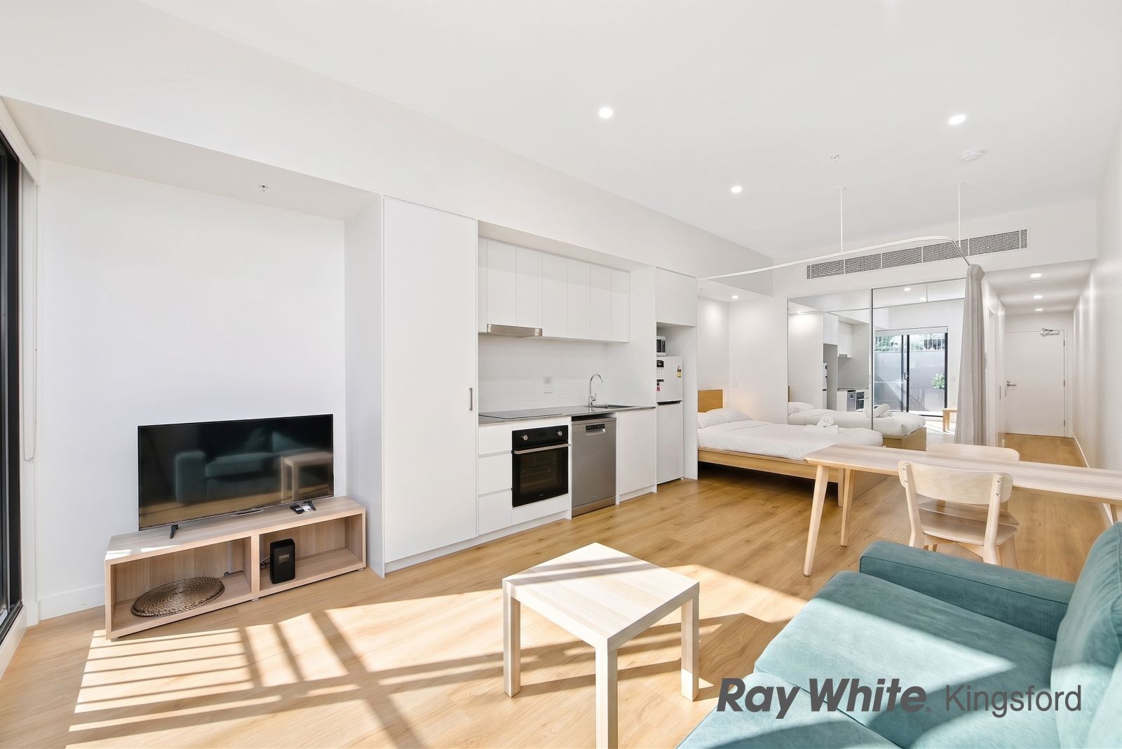 A104/22-28 Gardeners Road — photo 5 of 13