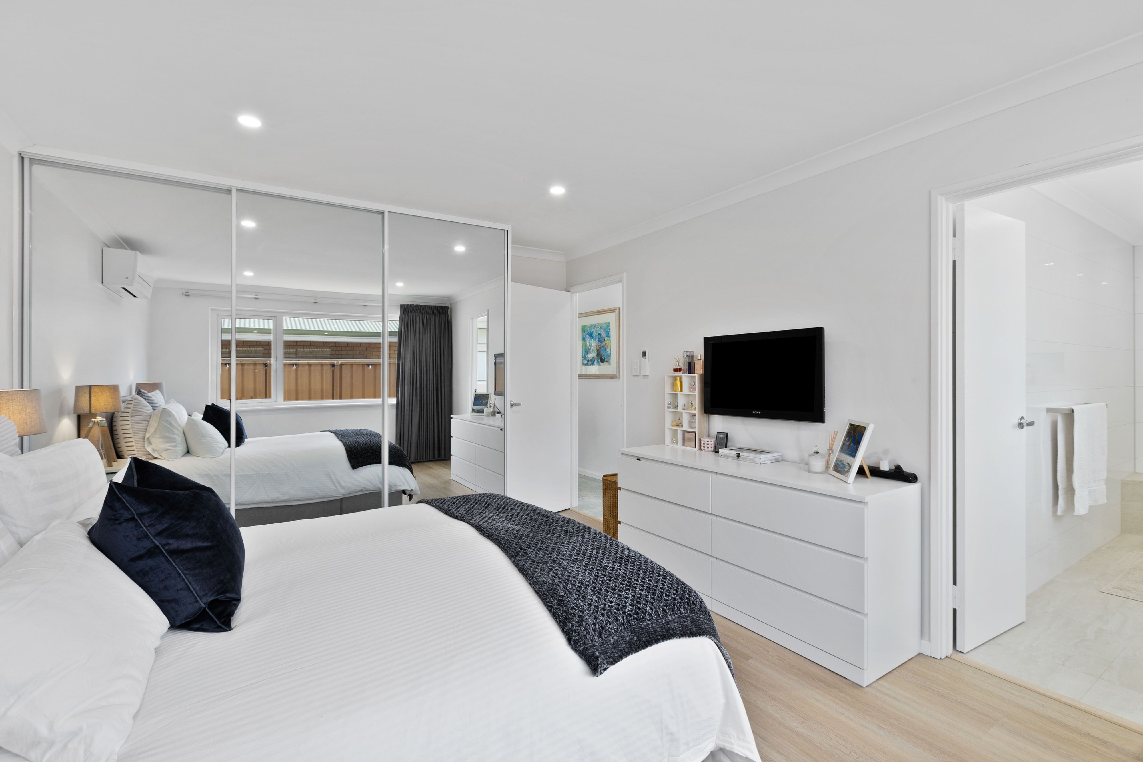 1/63 North Beach Road — photo 9 of 17