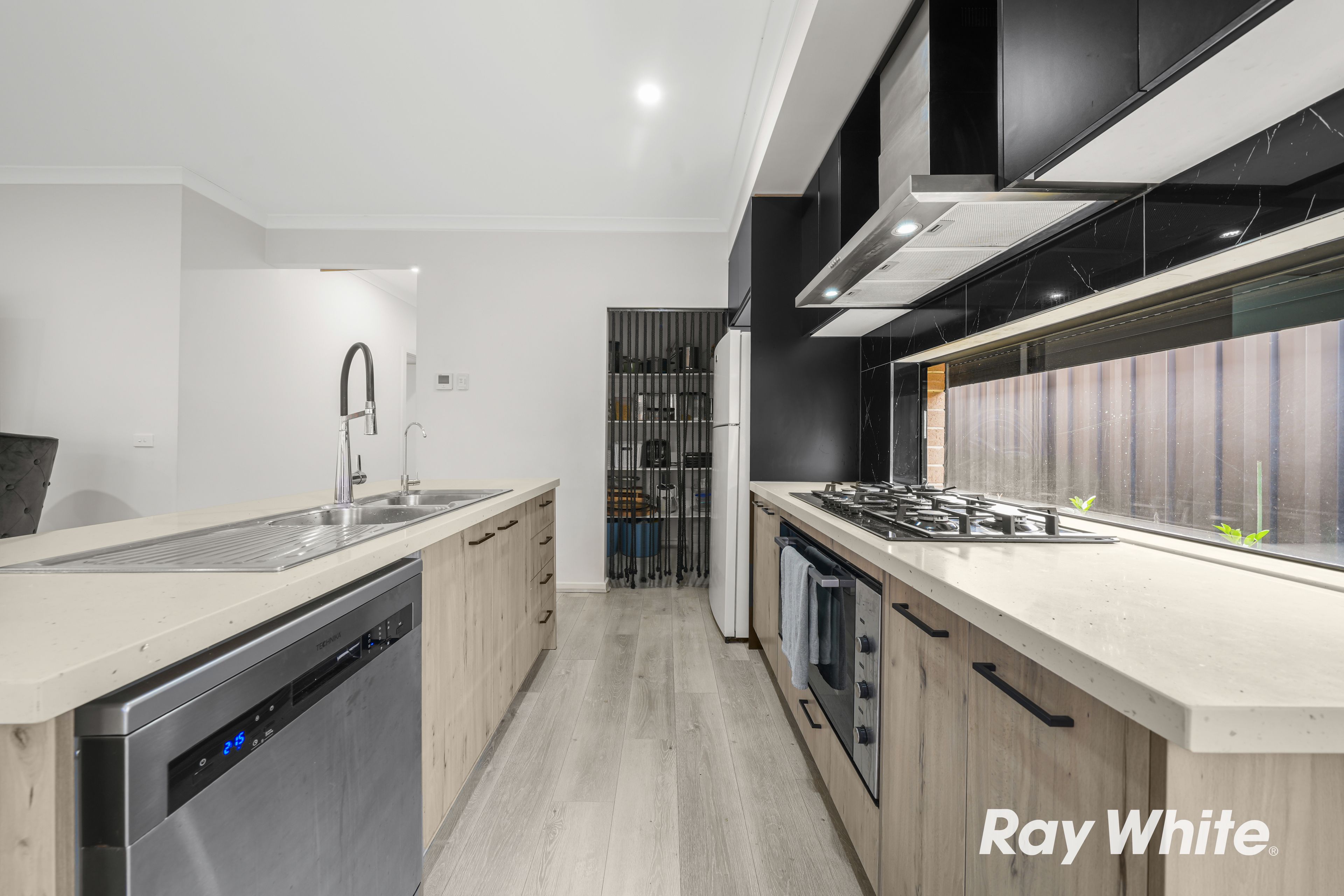 28 Sallybank Crescent — photo 5 of 20