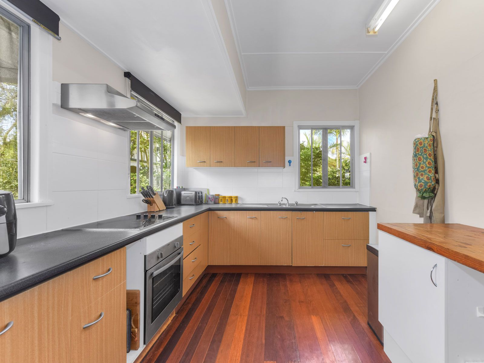 52 Magee Street, Graceville, QLD 4075