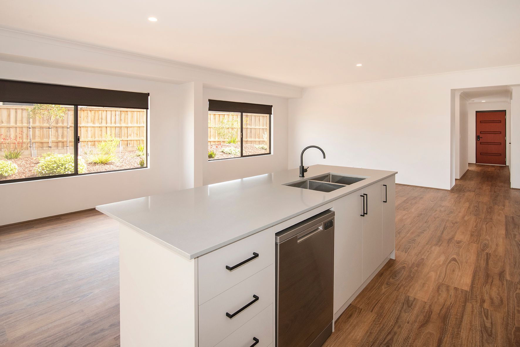 4 Maclaren Crescent — photo 6 of 15