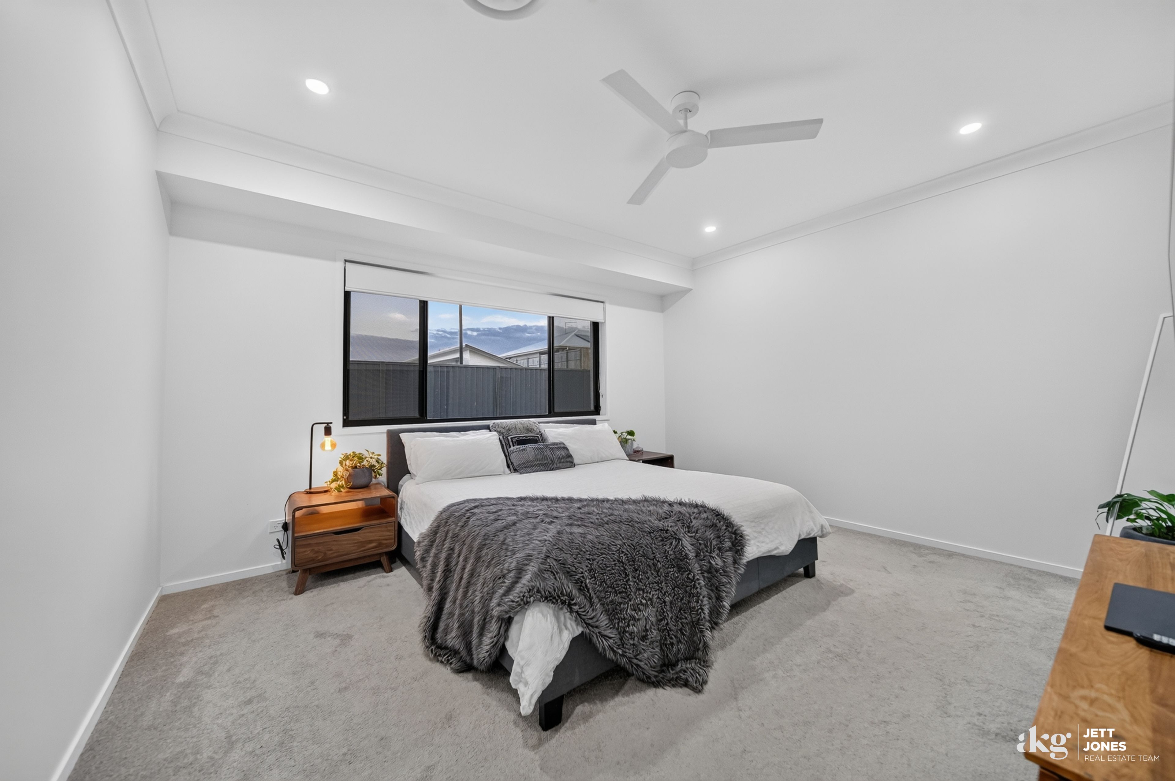 4 Gulliver Crescent — photo 4 of 21