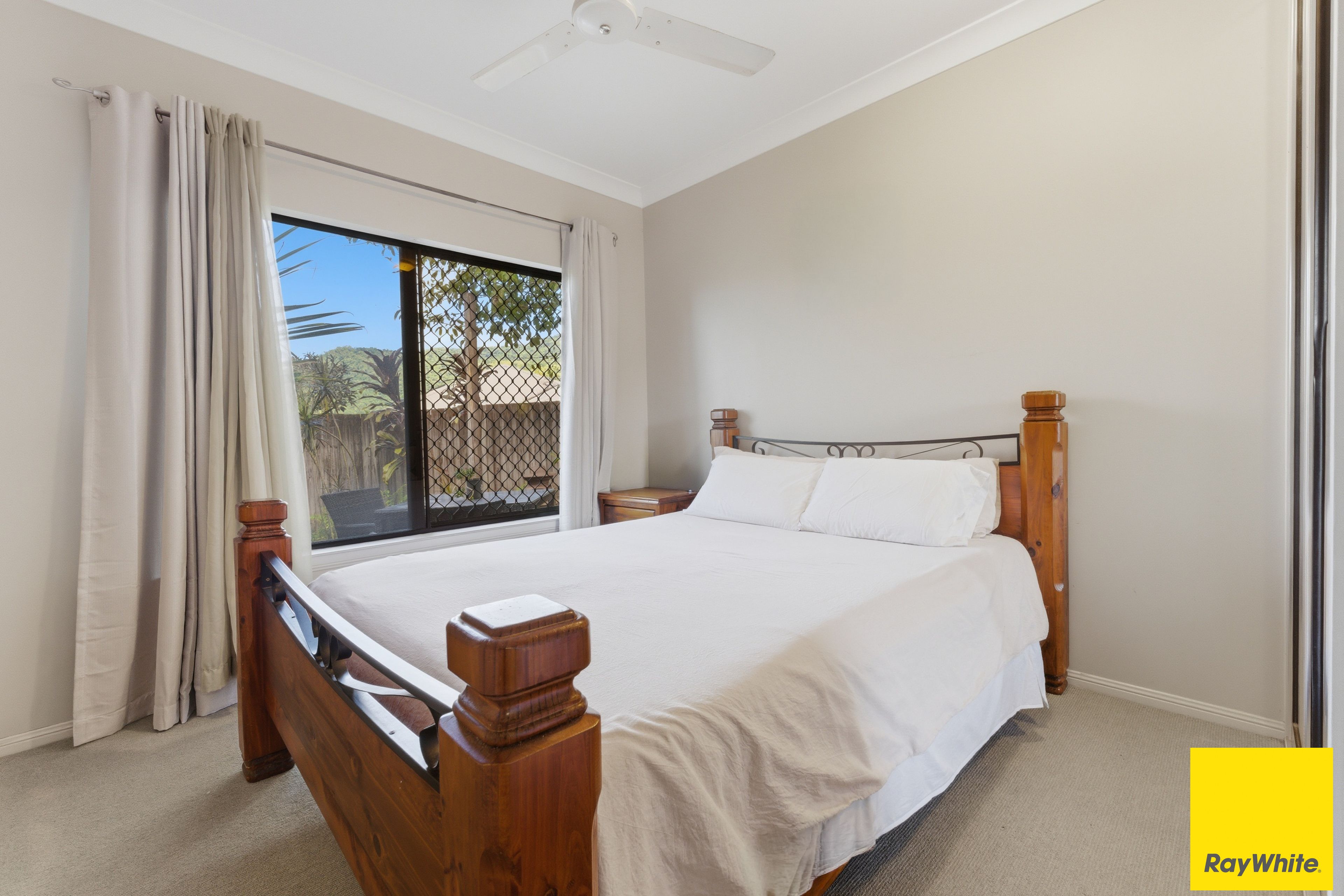 10 Sandover Close — photo 7 of 14