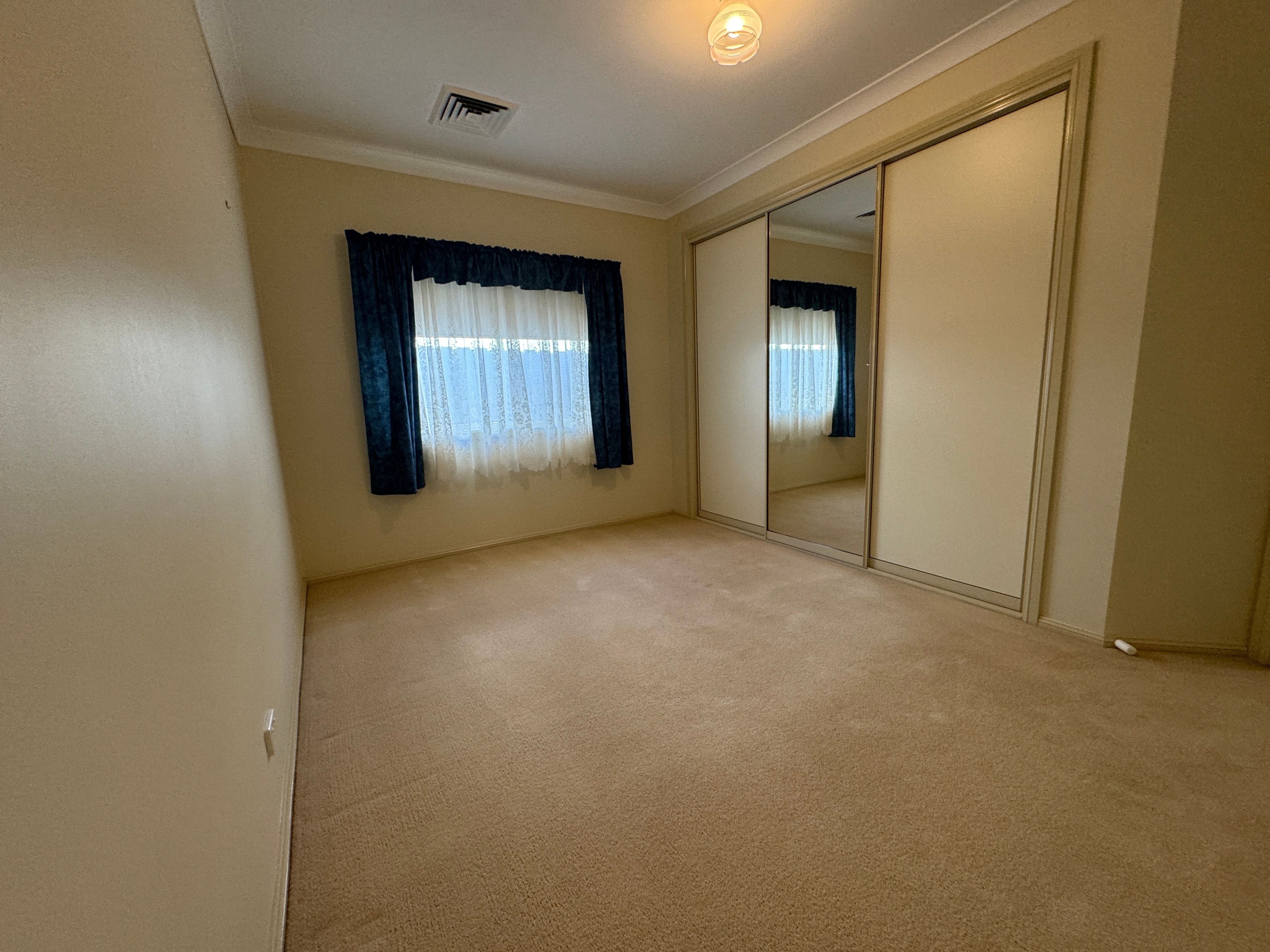 24 Howick Street — photo 8 of 17