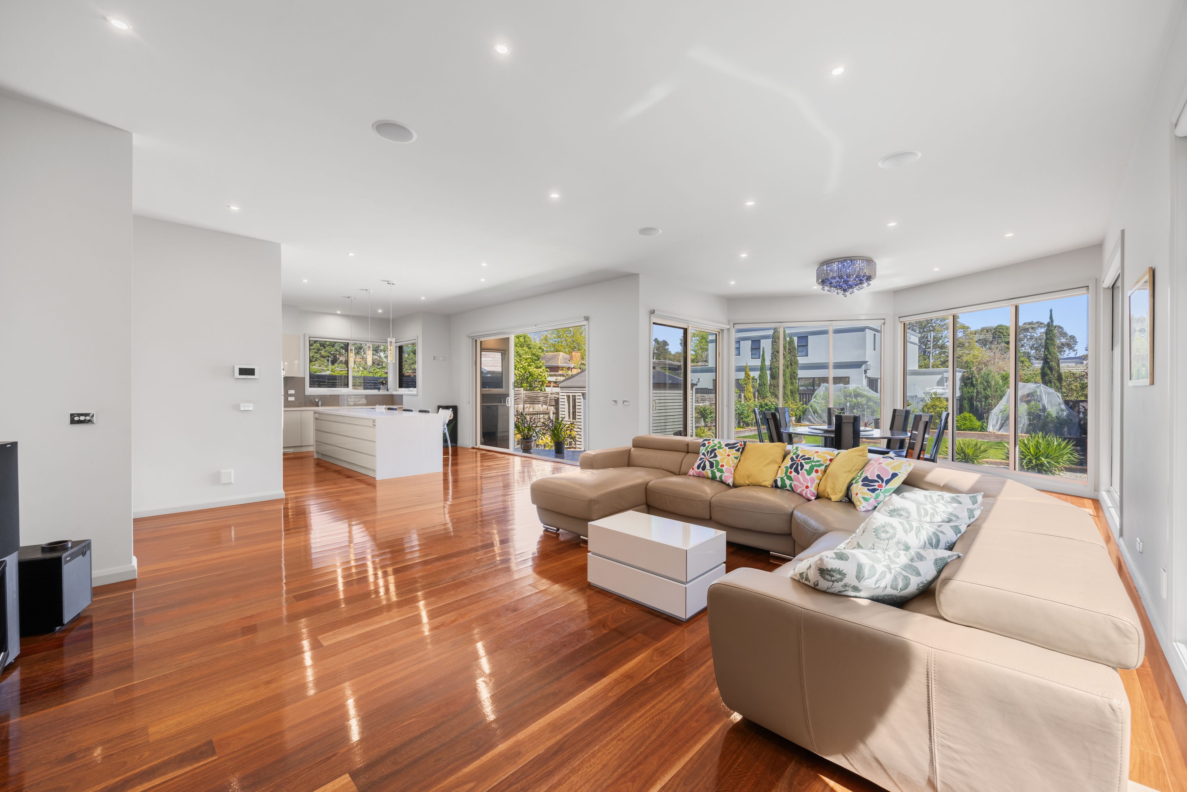 16 Hilda Street — photo 3 of 13