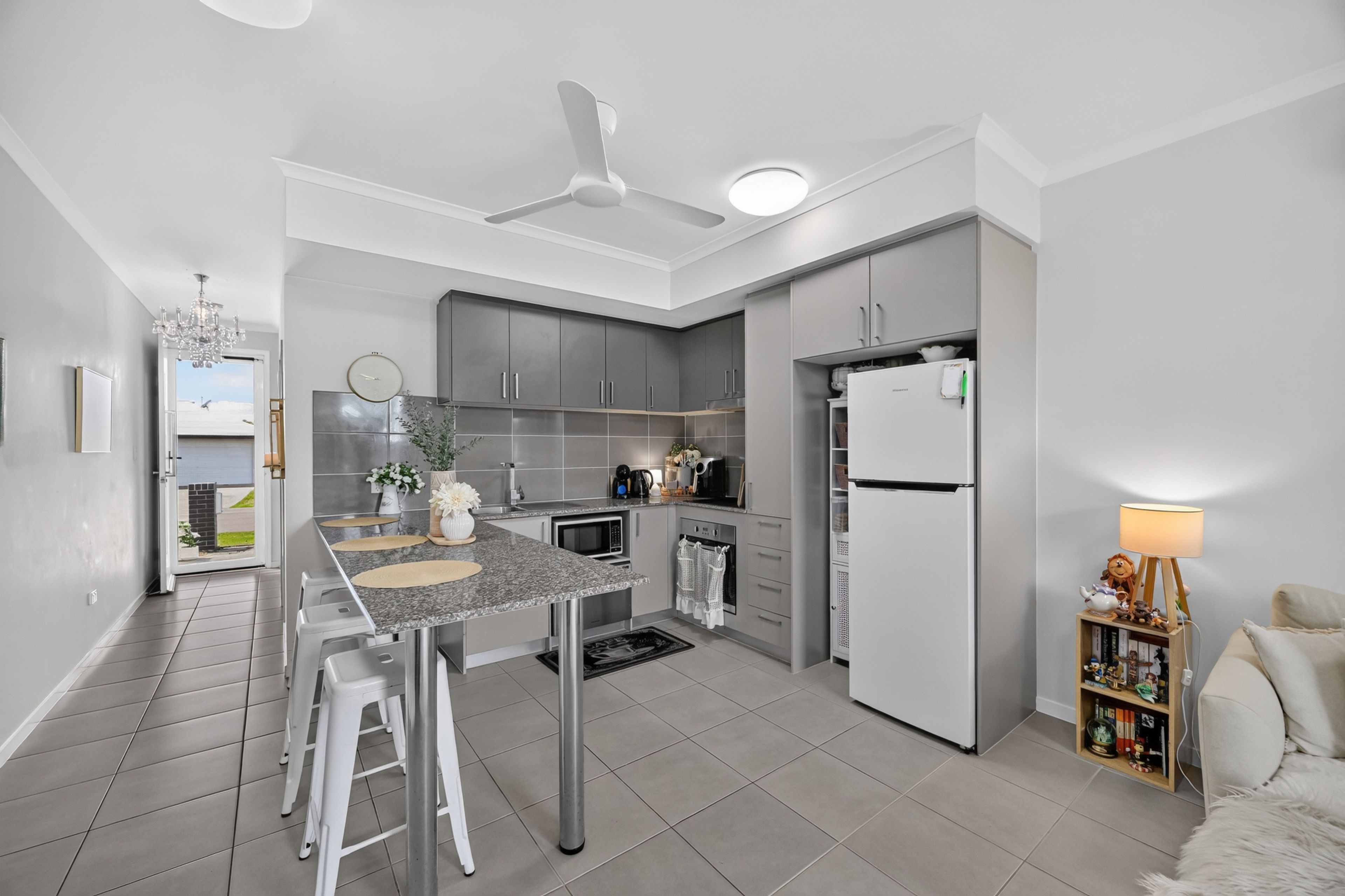 14 Rowley Place — photo 4 of 13