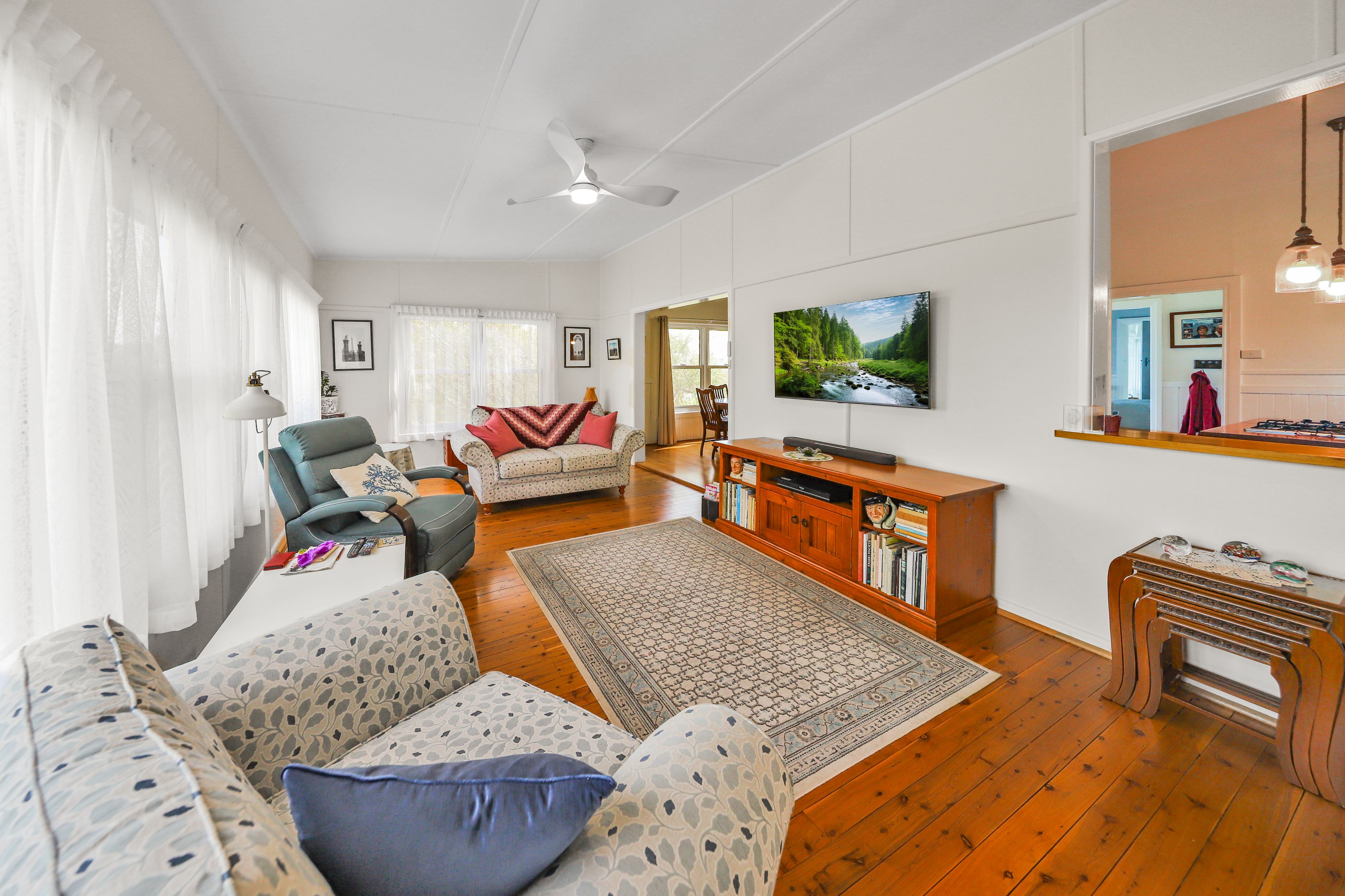 210 Wynyard Street — photo 7 of 26