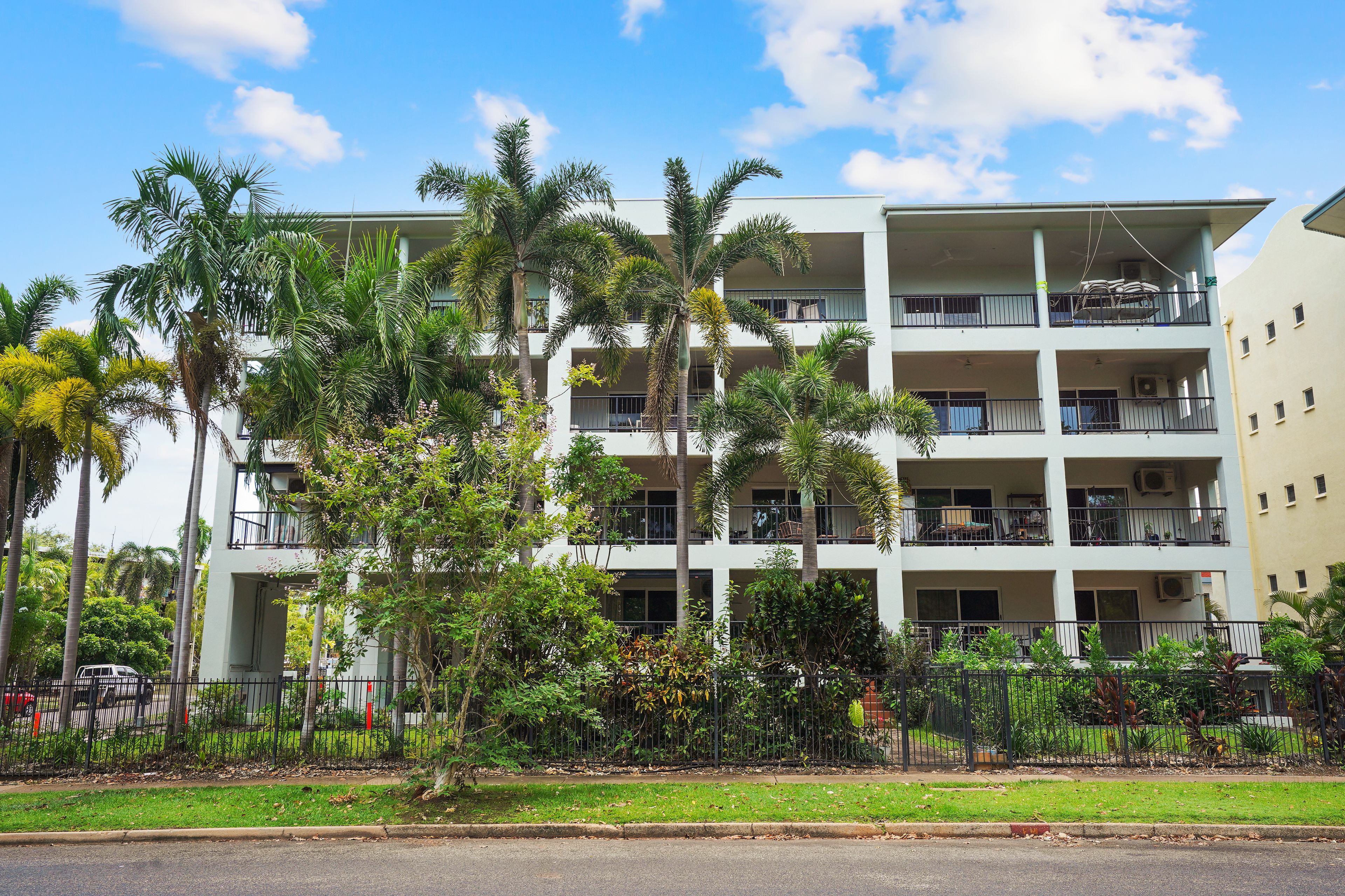 7/2 Poinciana Street — photo 13 of 15