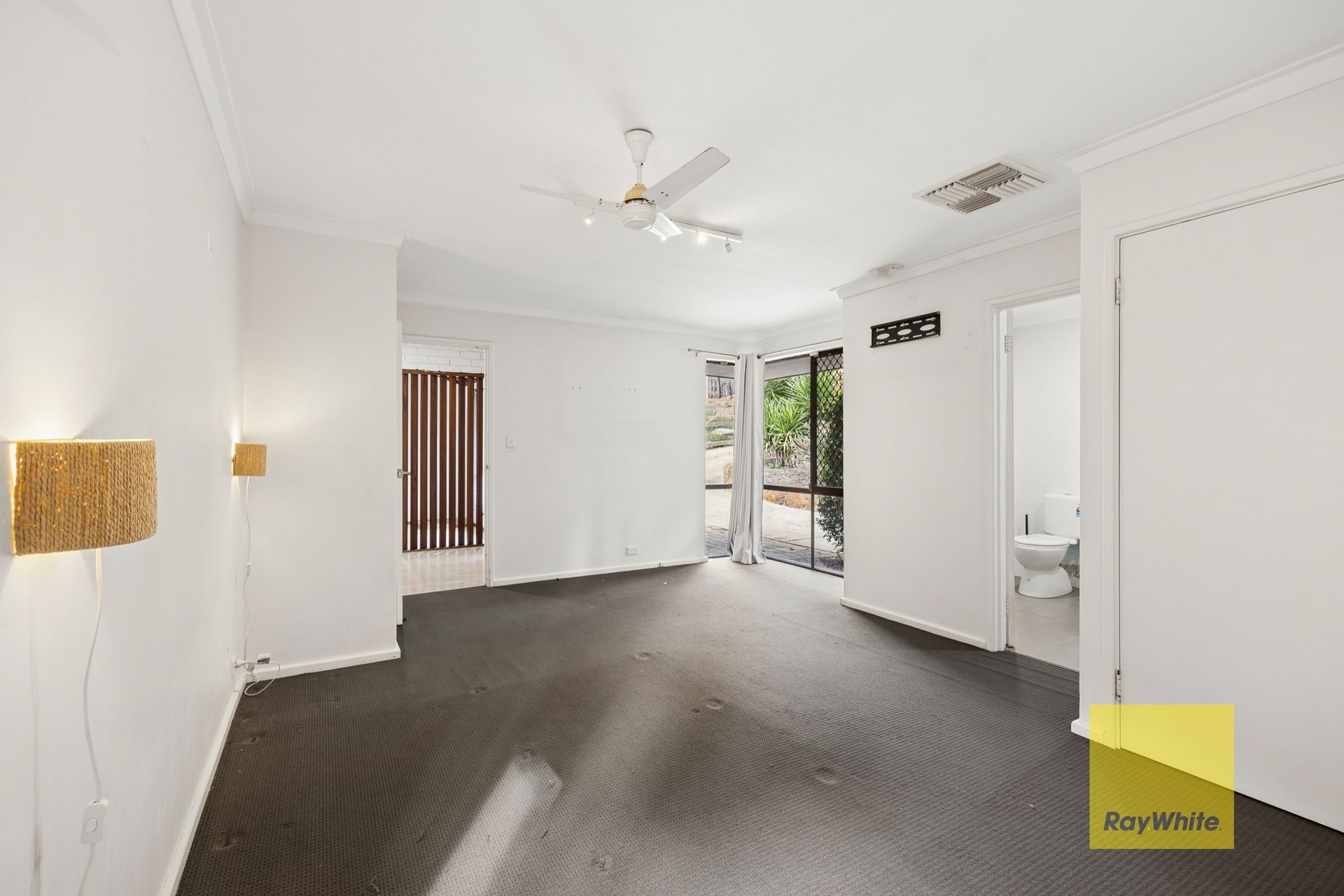 305 Traylen Road — photo 18 of 30