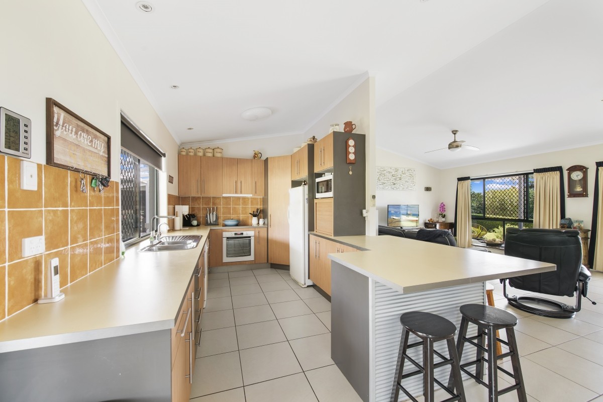 6 Schulz Street, Highfields, QLD 4352