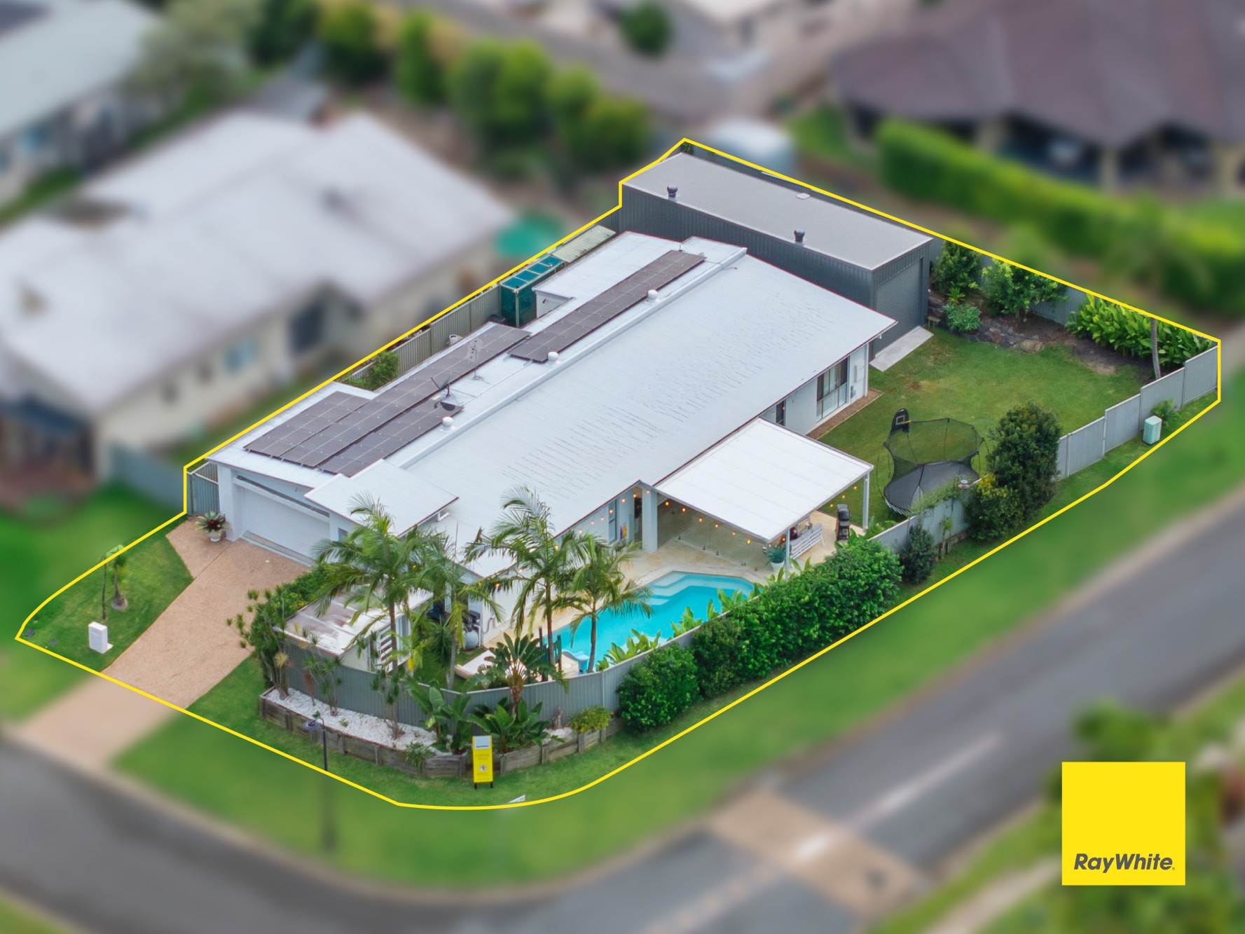 9 Emerson Drive, Bonogin, QLD 4213